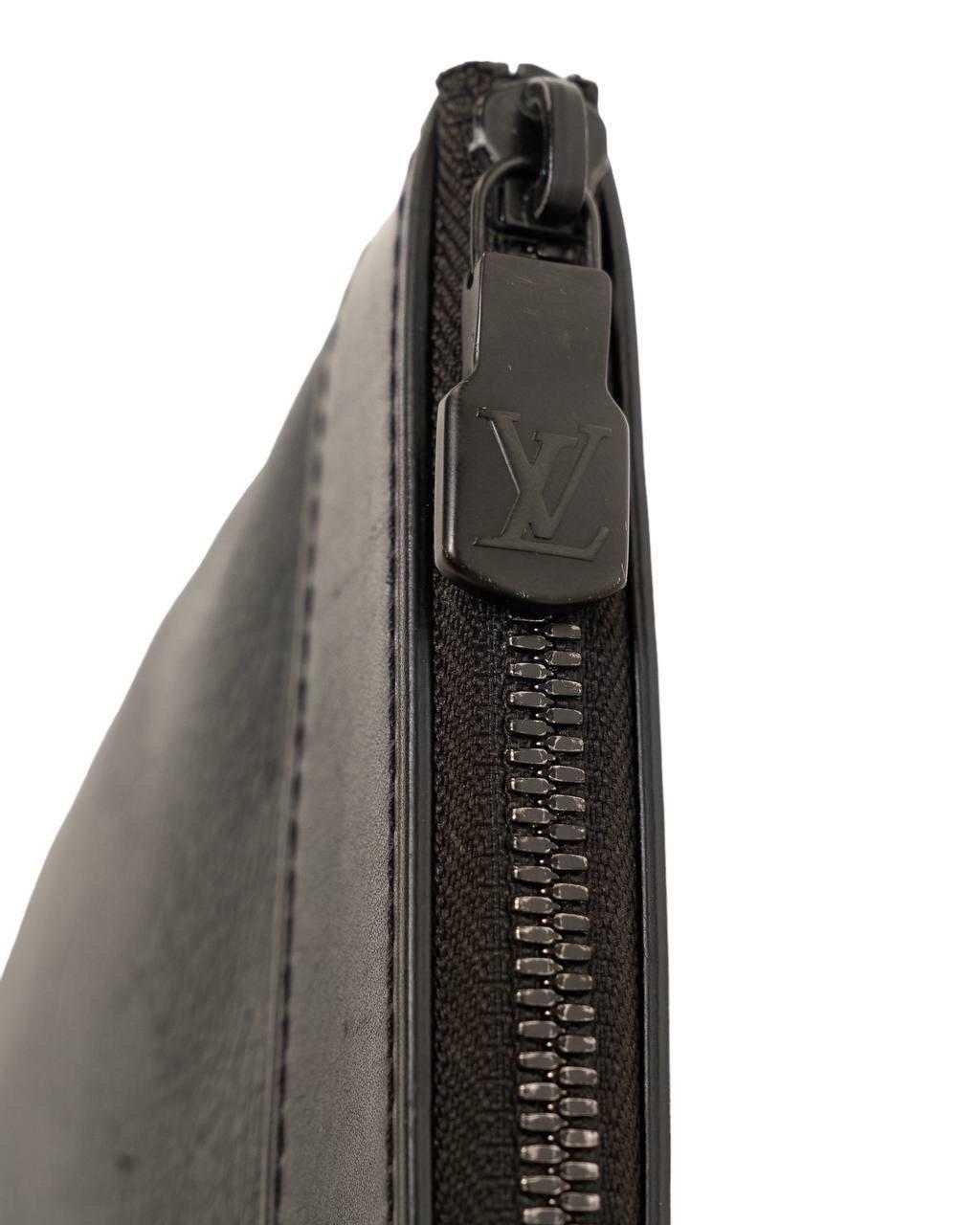 Pochette Louis Vuitton Discovery Empreinte Nera in vendita 2