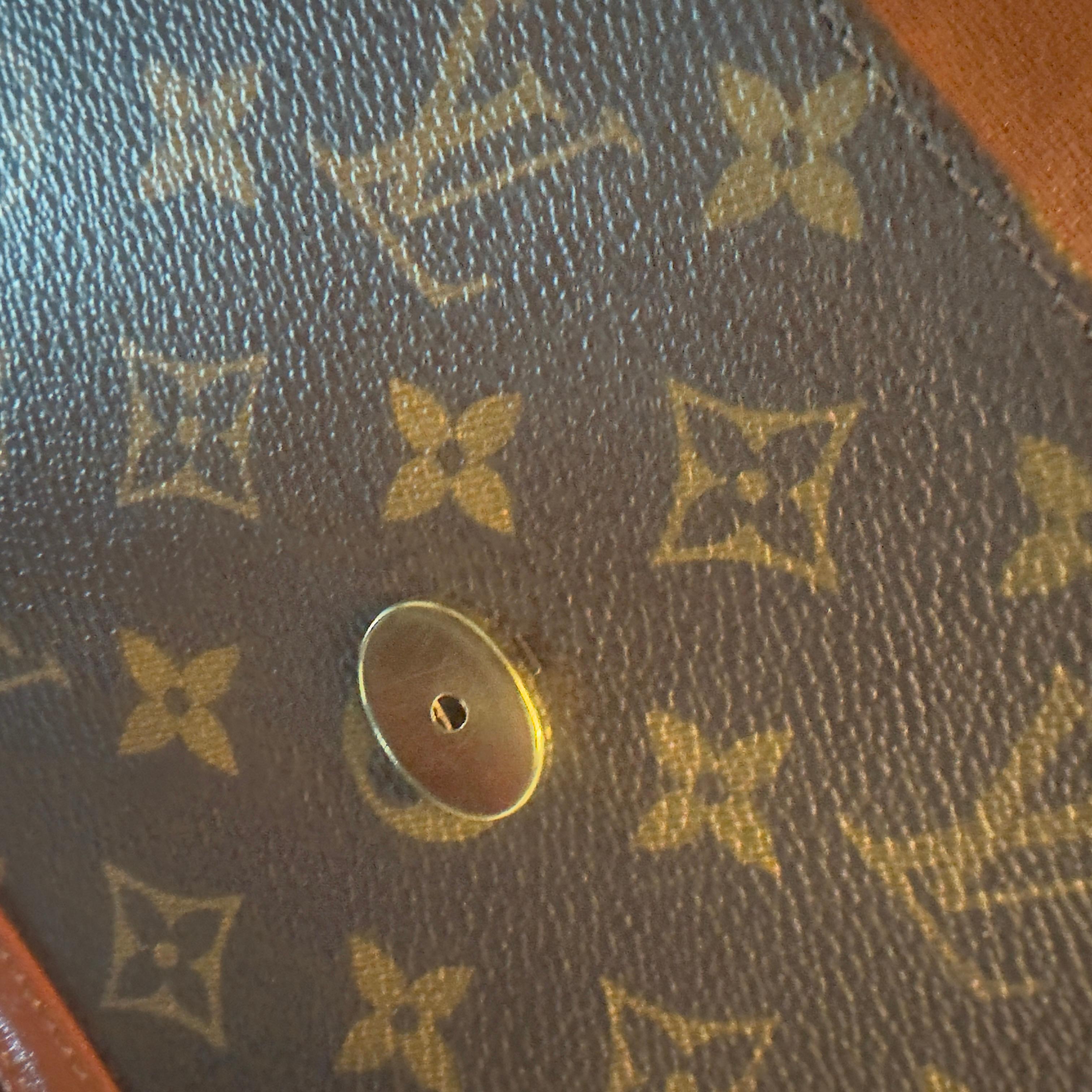 Pochette Louis Vuitton Vintage in ottime condizioni 6