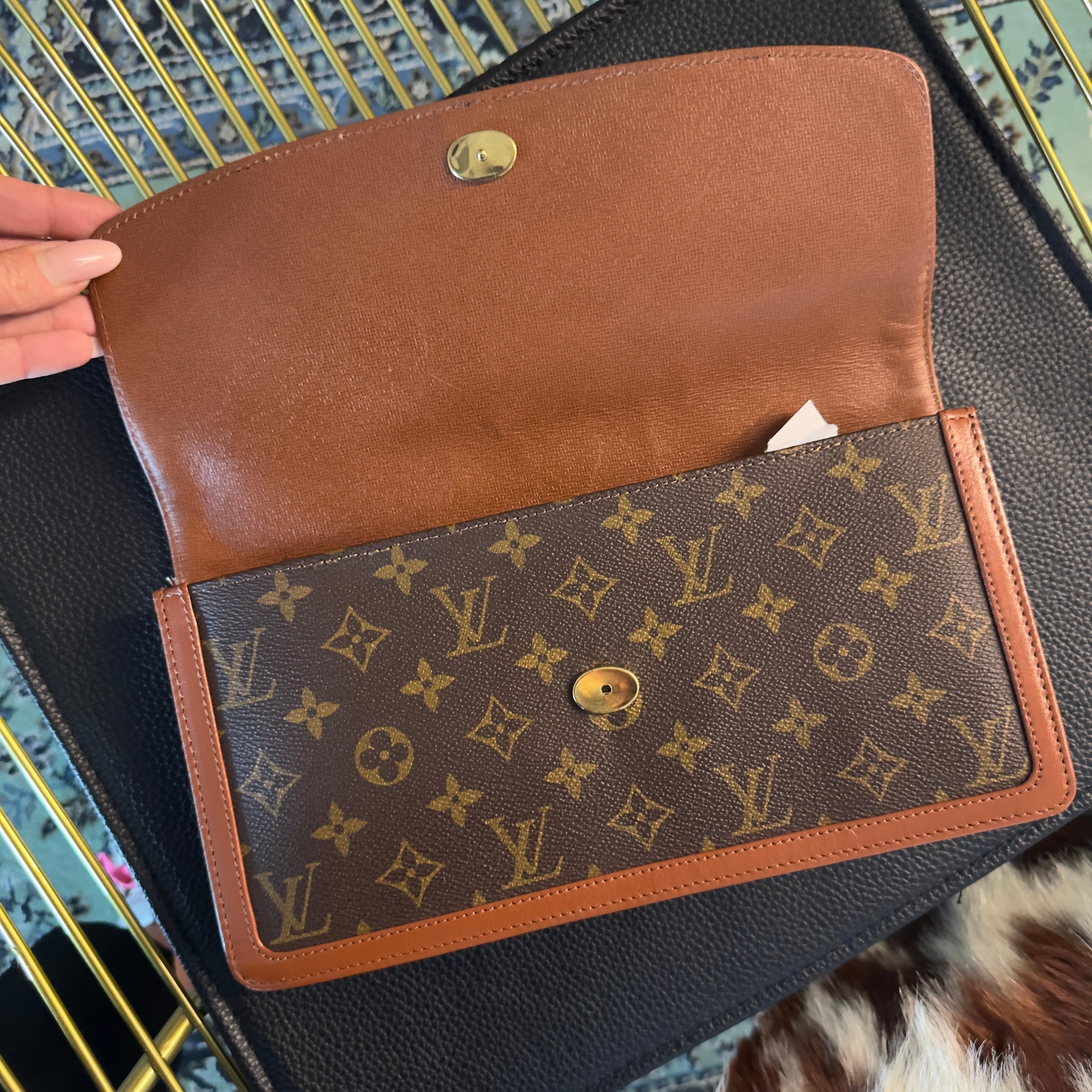 Women's or Men's Pochette Louis Vuitton Vintage in ottime condizioni