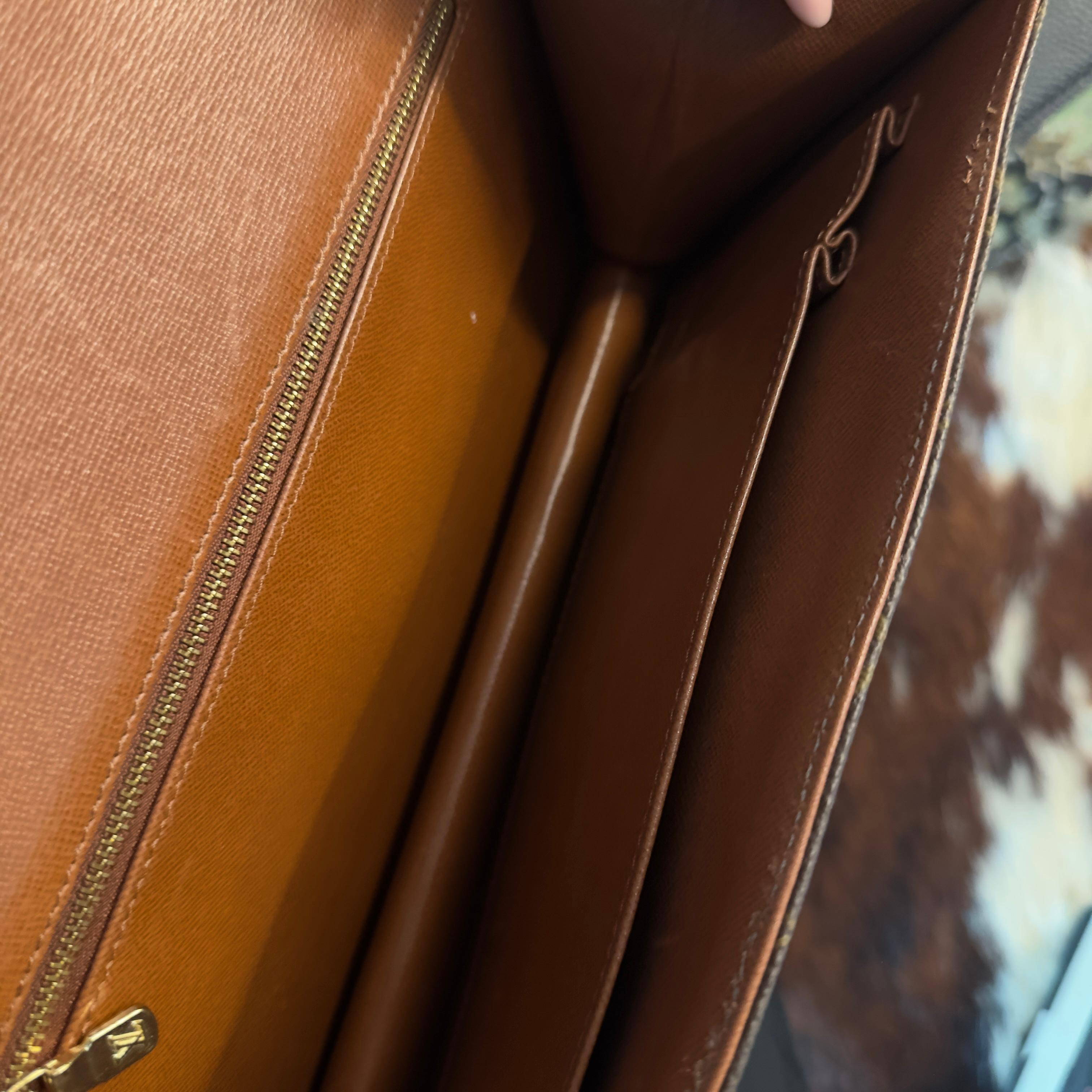 Pochette Louis Vuitton Vintage in ottime condizioni 3