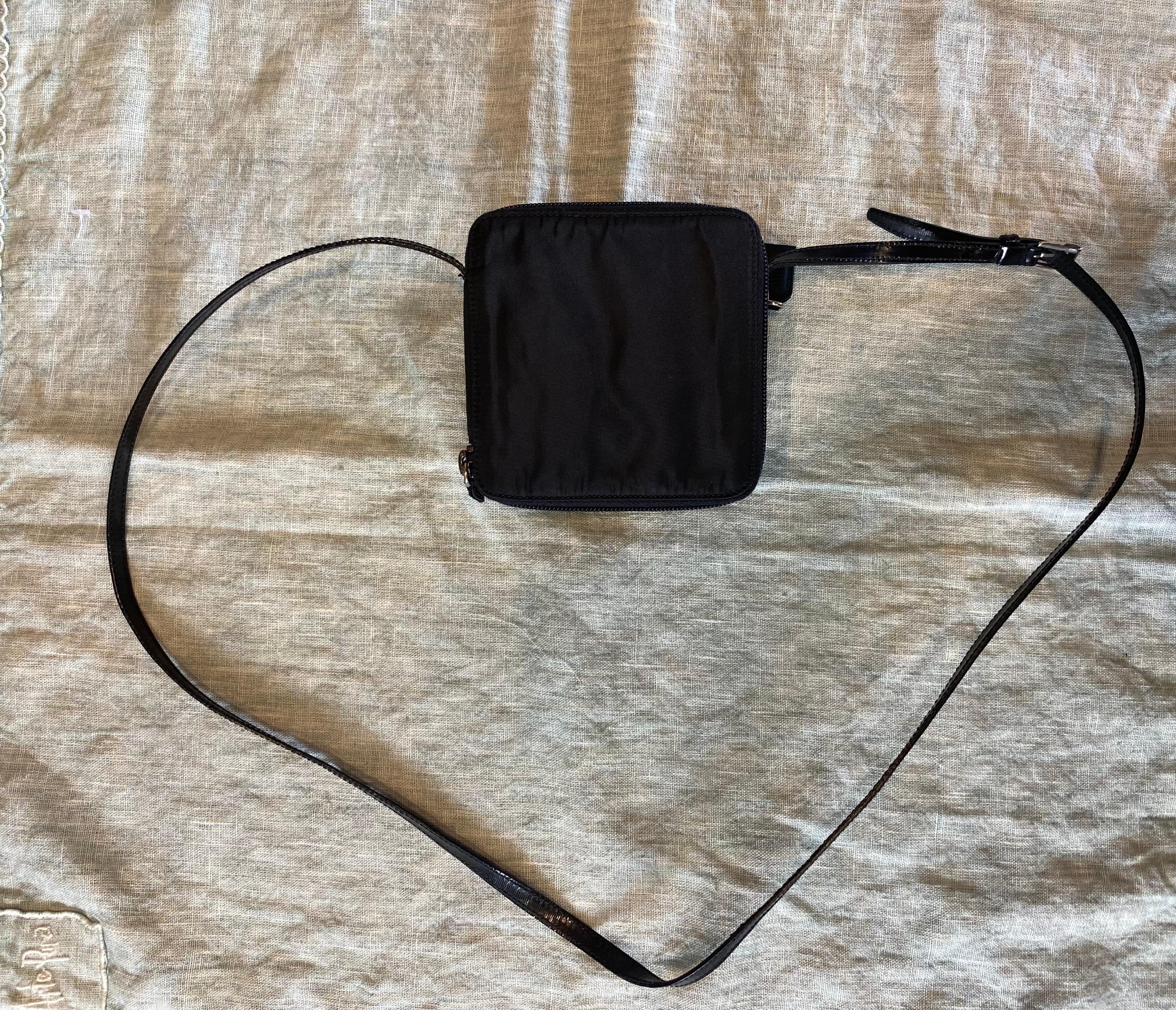 Pochette Prada Unisexe en vente