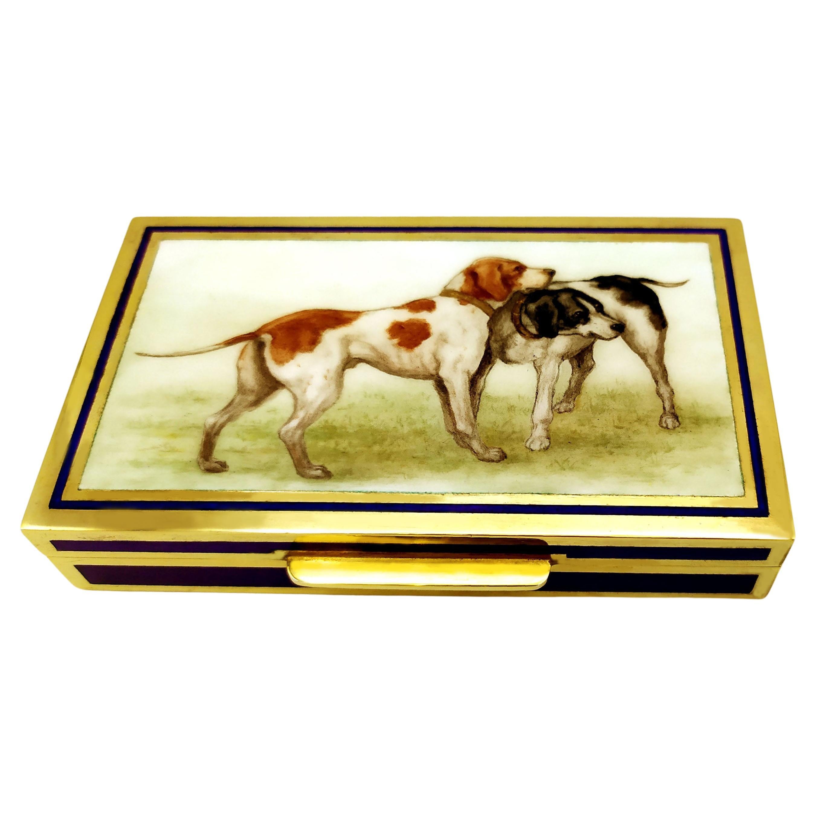 Étui à cigarettes de poche avec chiens de chasse miniature en argent sterling peint à la main et émaillé en vente
