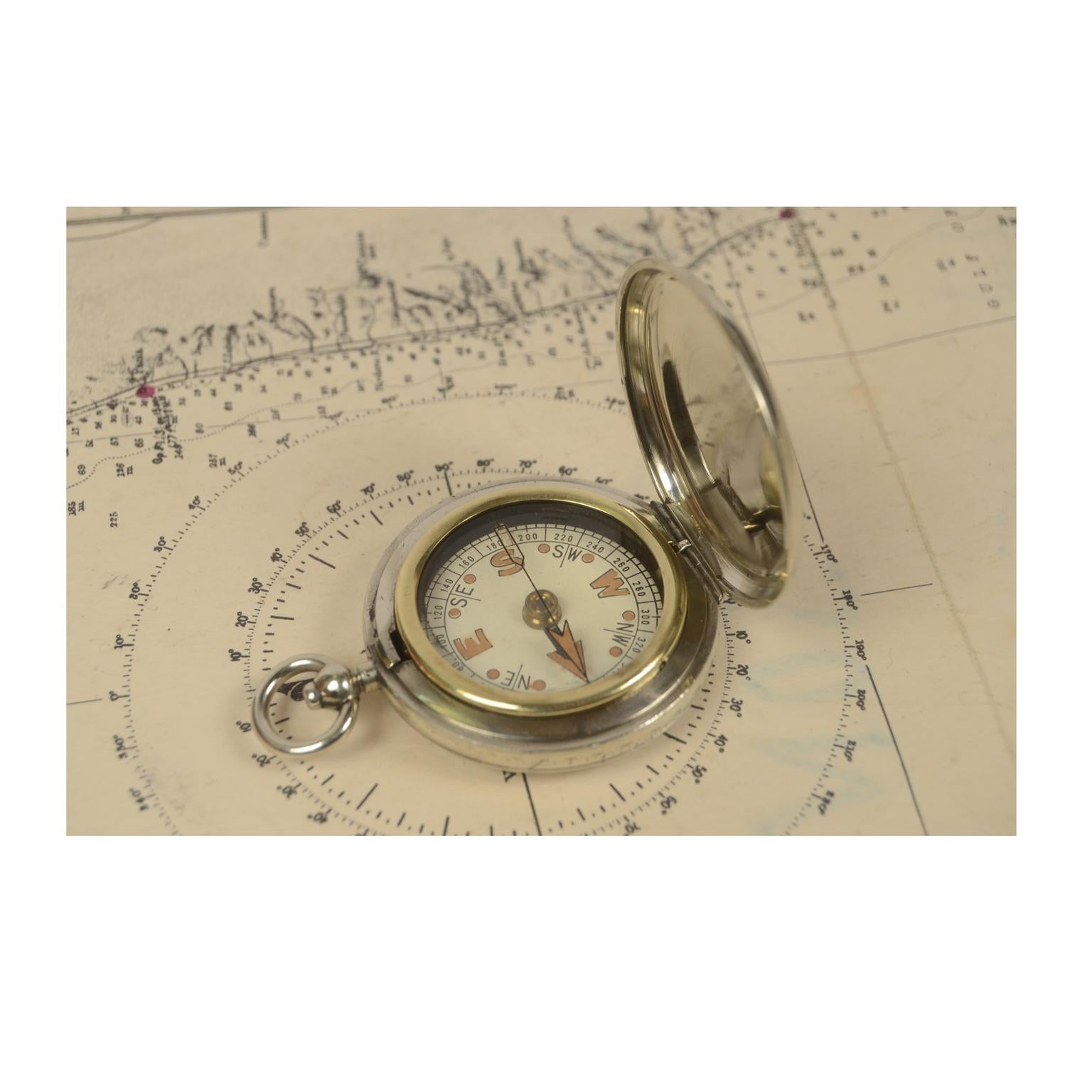 Pocket Compass Used by the British Navy in the WWI In Good Condition In Milan, IT