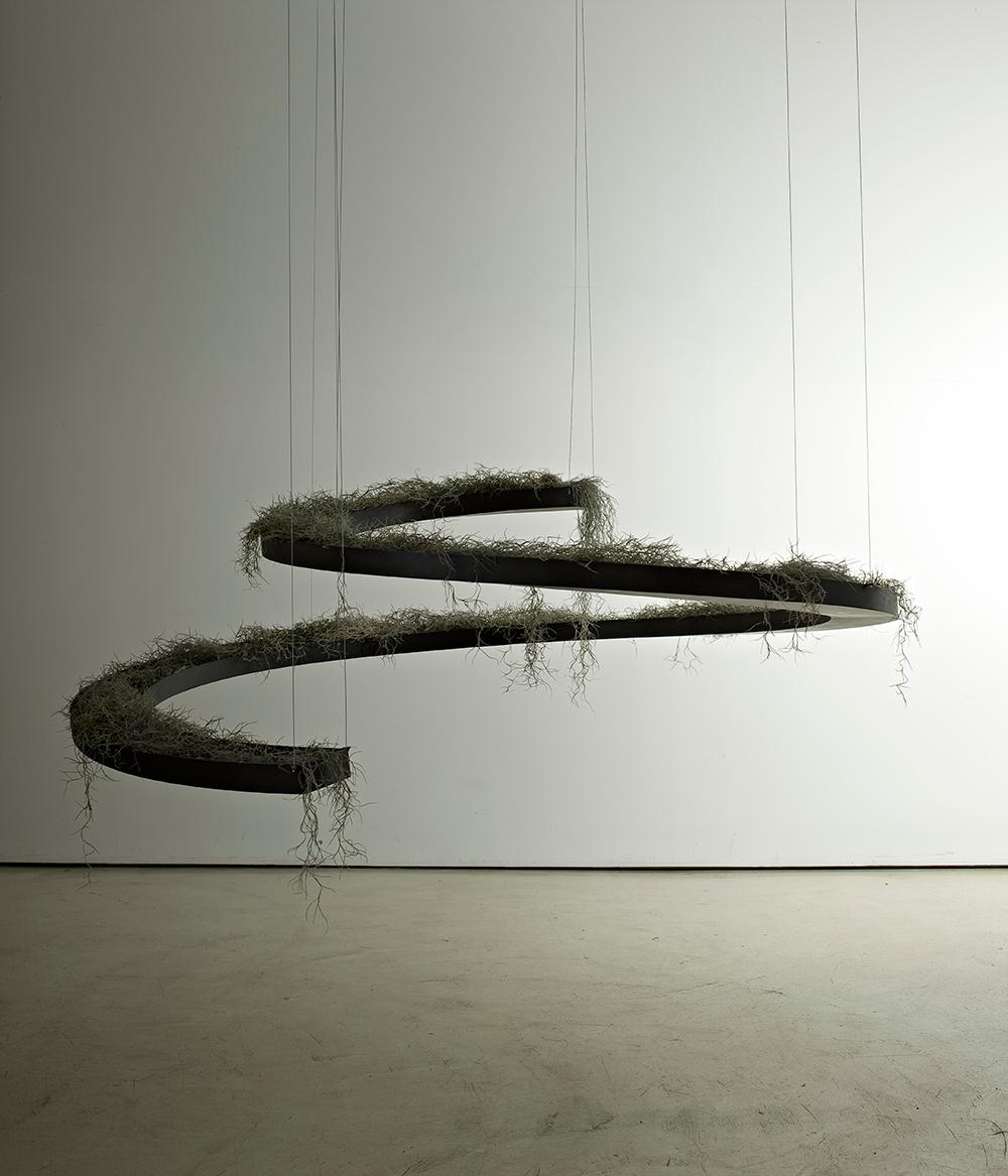 Pocket-Landscape „“Spirale“ Landschaftsskulptur aus schwarzem Eisen von Aldo Cibic (Moderne) im Angebot