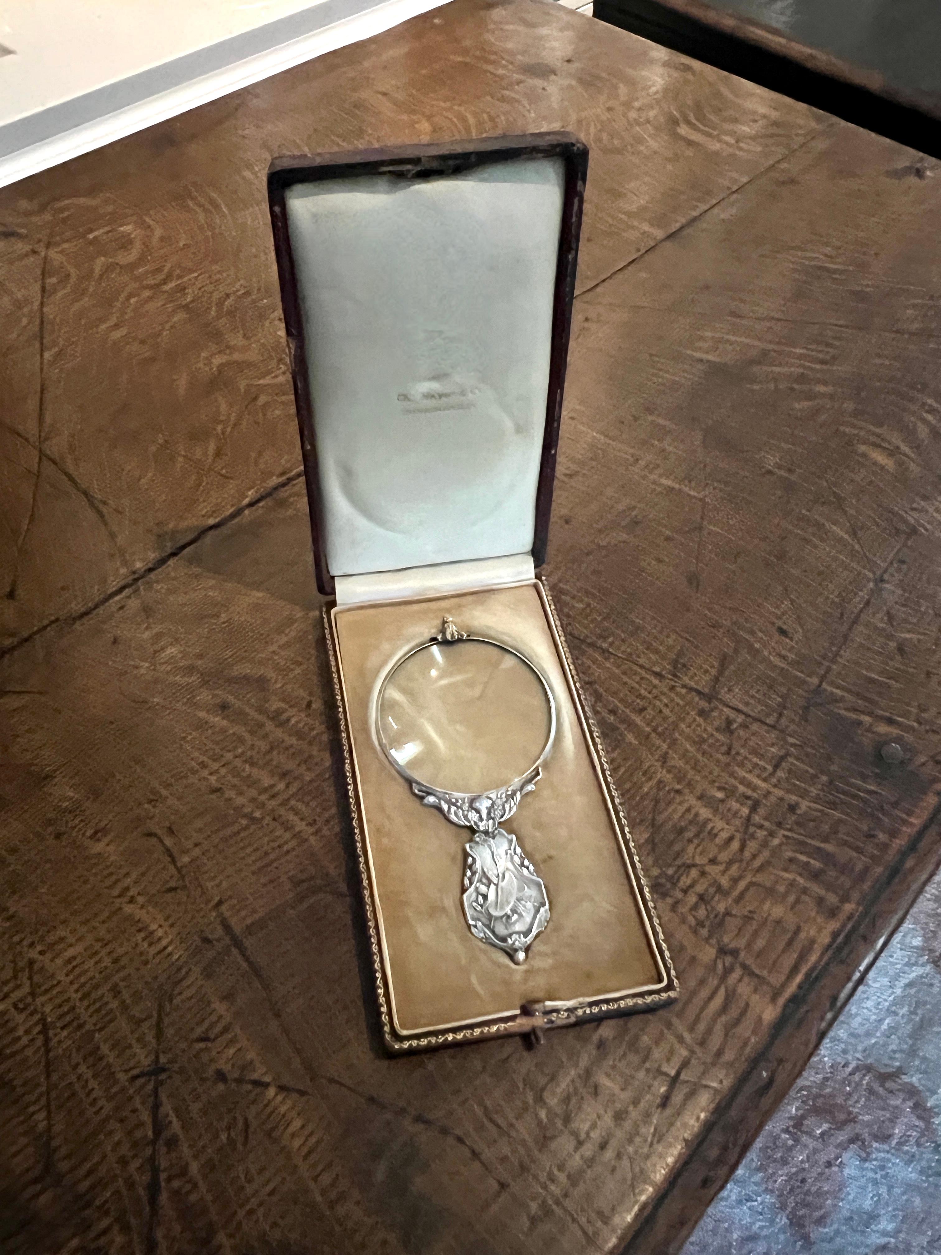 Pocket Magnifying Glass with Sterling Repoussé Handle Detail in Original Box 6