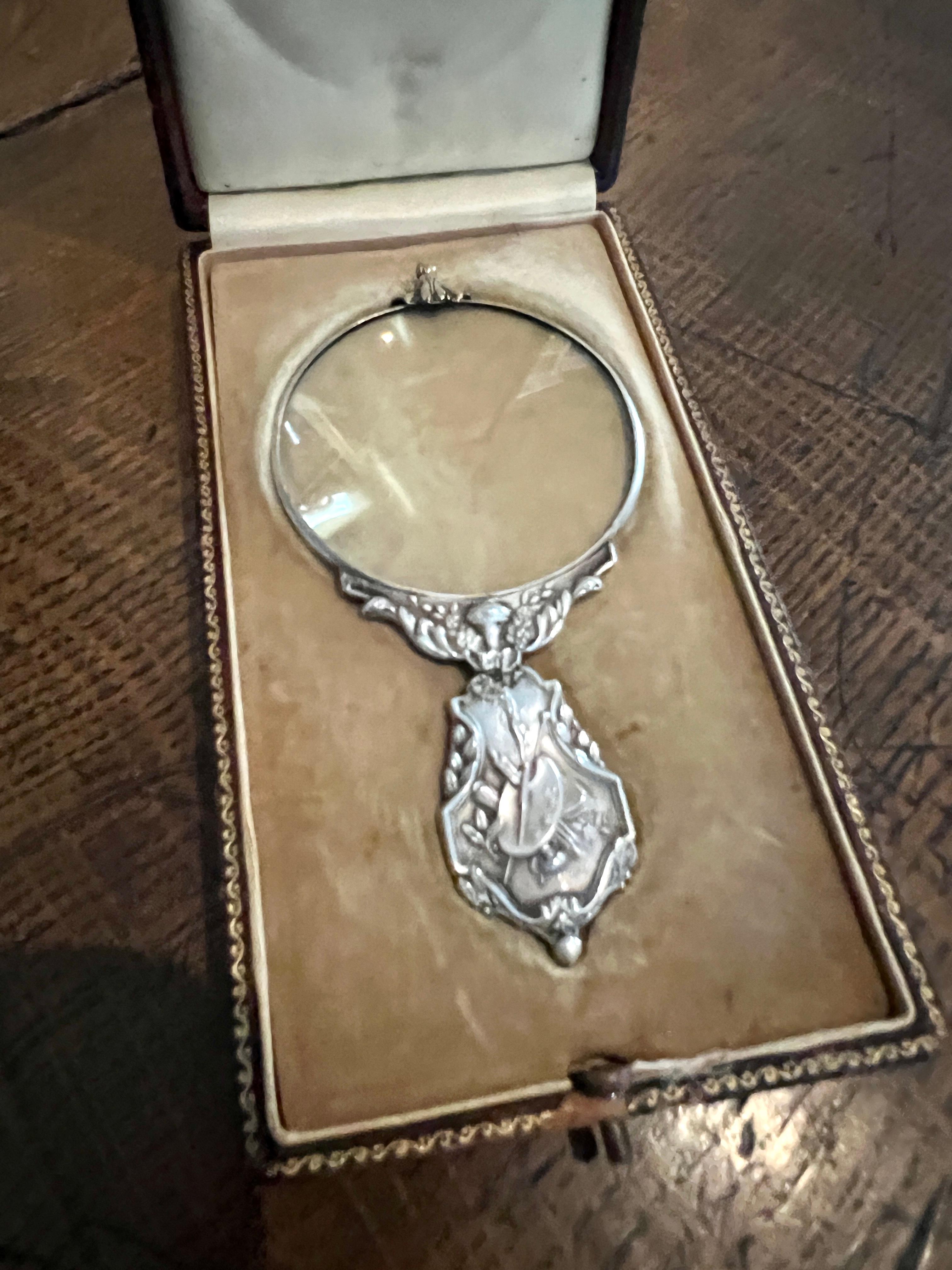 Pocket Magnifying Glass with Sterling Repoussé Handle Detail in Original Box 7