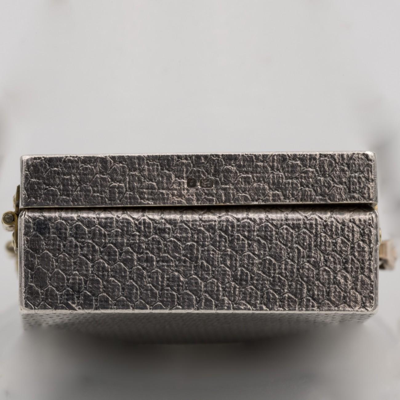 Miniature Sterling Silver Suitcase Box by Karel Bartosik, Hallmarked London 1983 11