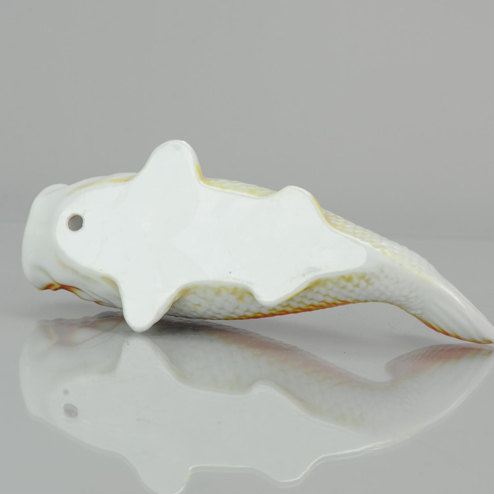 Pocket Wall Vase in Koi Carp Fish SHape Antique ca 1900 Japanese Kutani For Sale 5