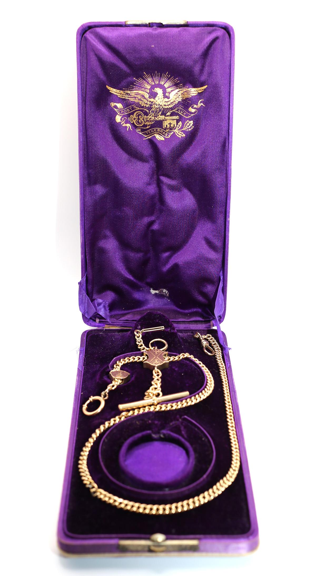 Pocket Watch Chain 56 Yellow Gold Purple Box, 1900 For Sale 8