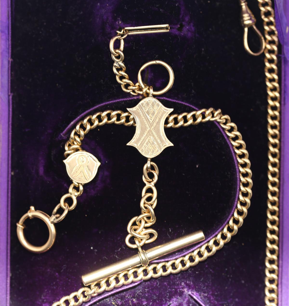 Pocket Watch Chain 56 Yellow Gold Purple Box, 1900 In Good Condition For Sale In Herzelia, Tel Aviv