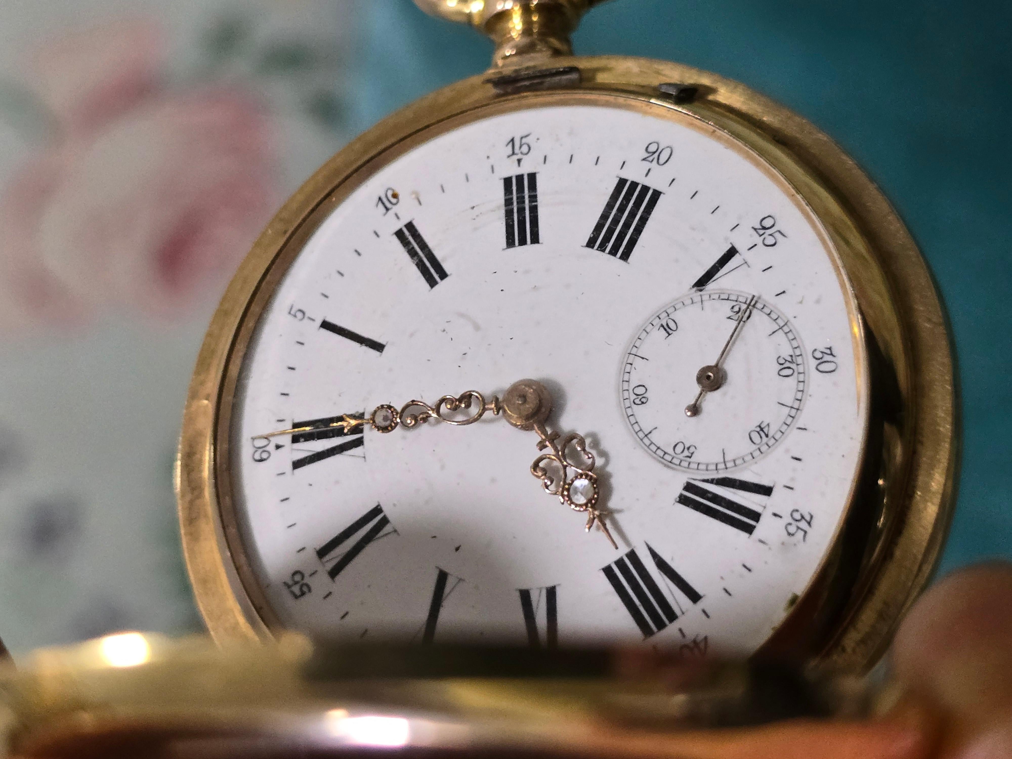 Pocket Watch In 18 Carat Gold, Dating From Around 1900 with calendar For Sale 7