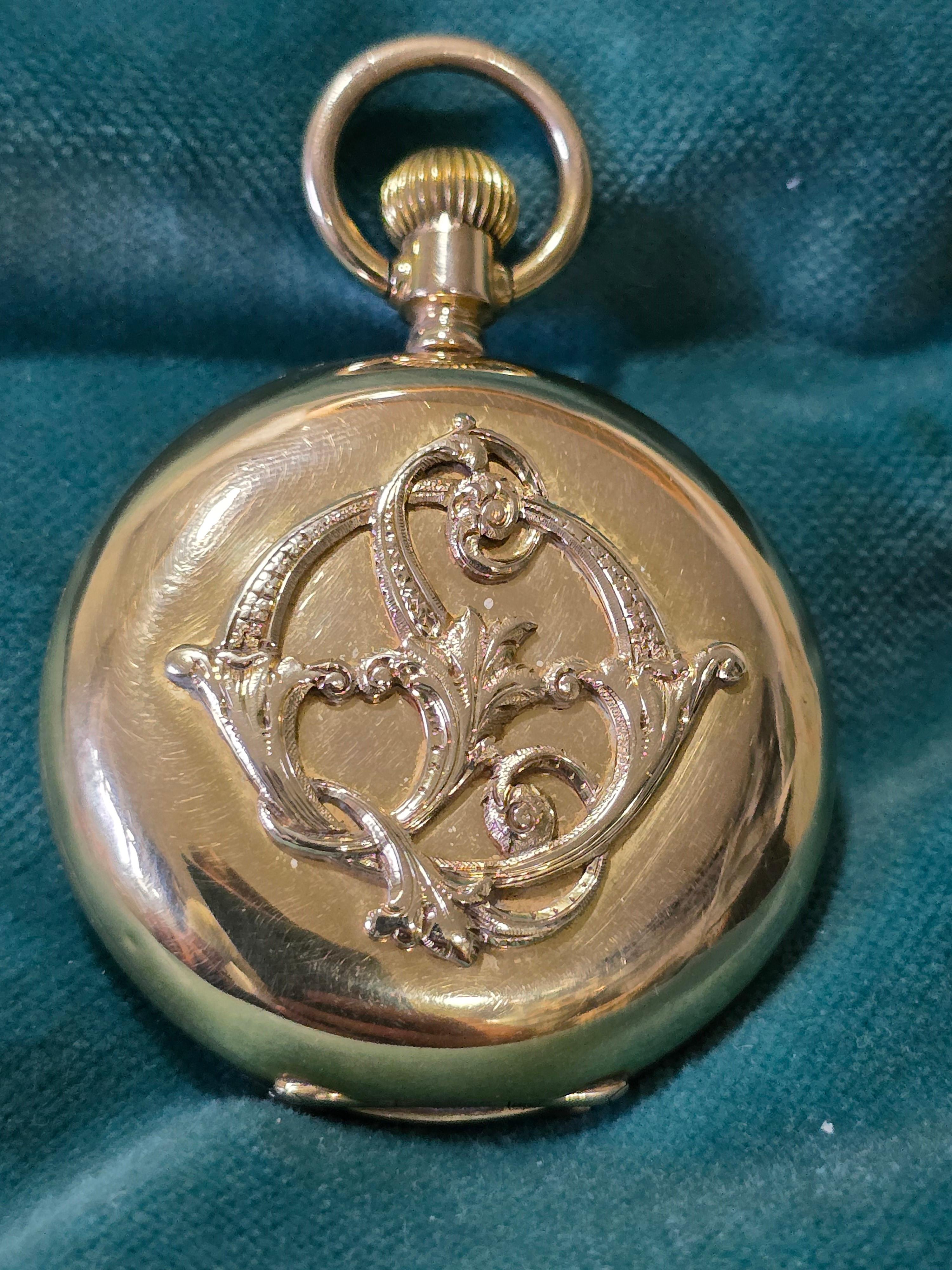 Pocket Watch In 18 Carat Gold, Dating From Around 1900 with calendar In Good Condition For Sale In Madrid, ES