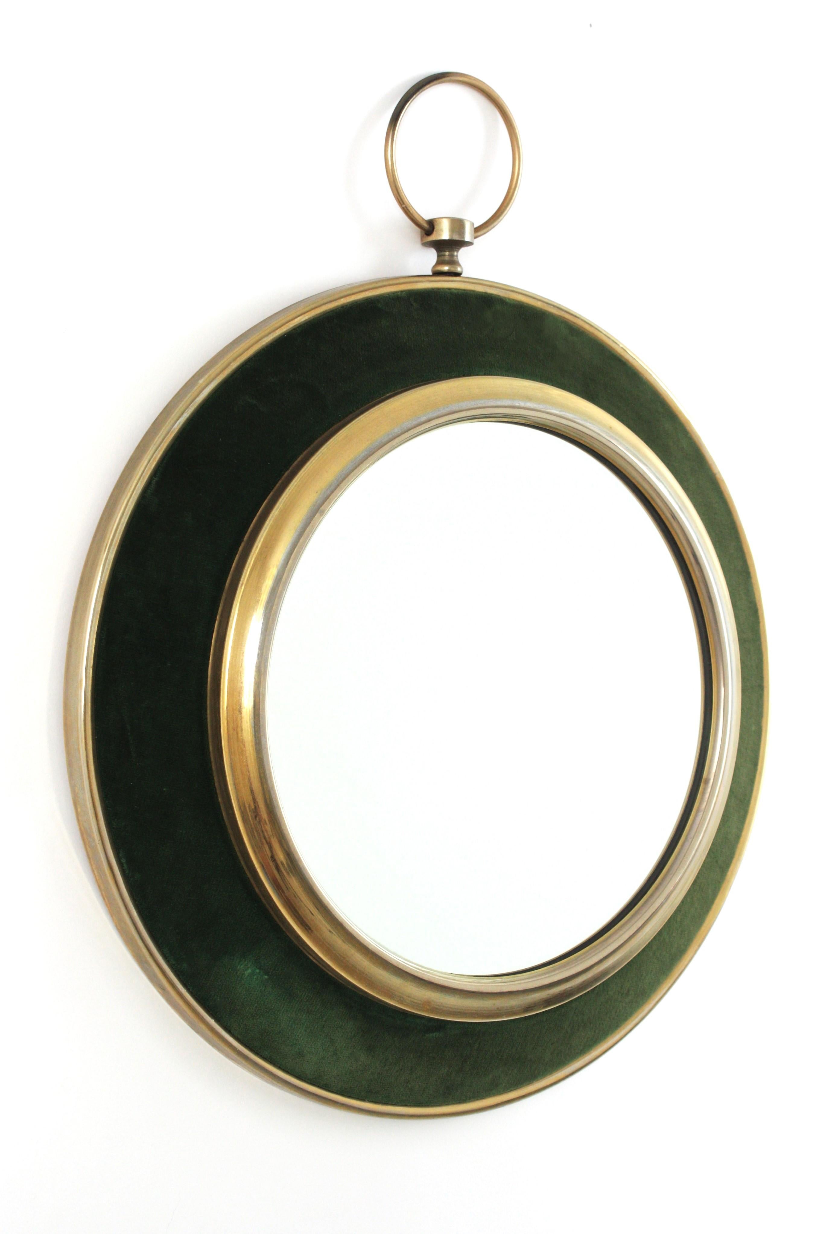 Mid-Century moderno Specchio per orologio da tasca in velluto verde e ottone, stile Piero Fornasetti in vendita