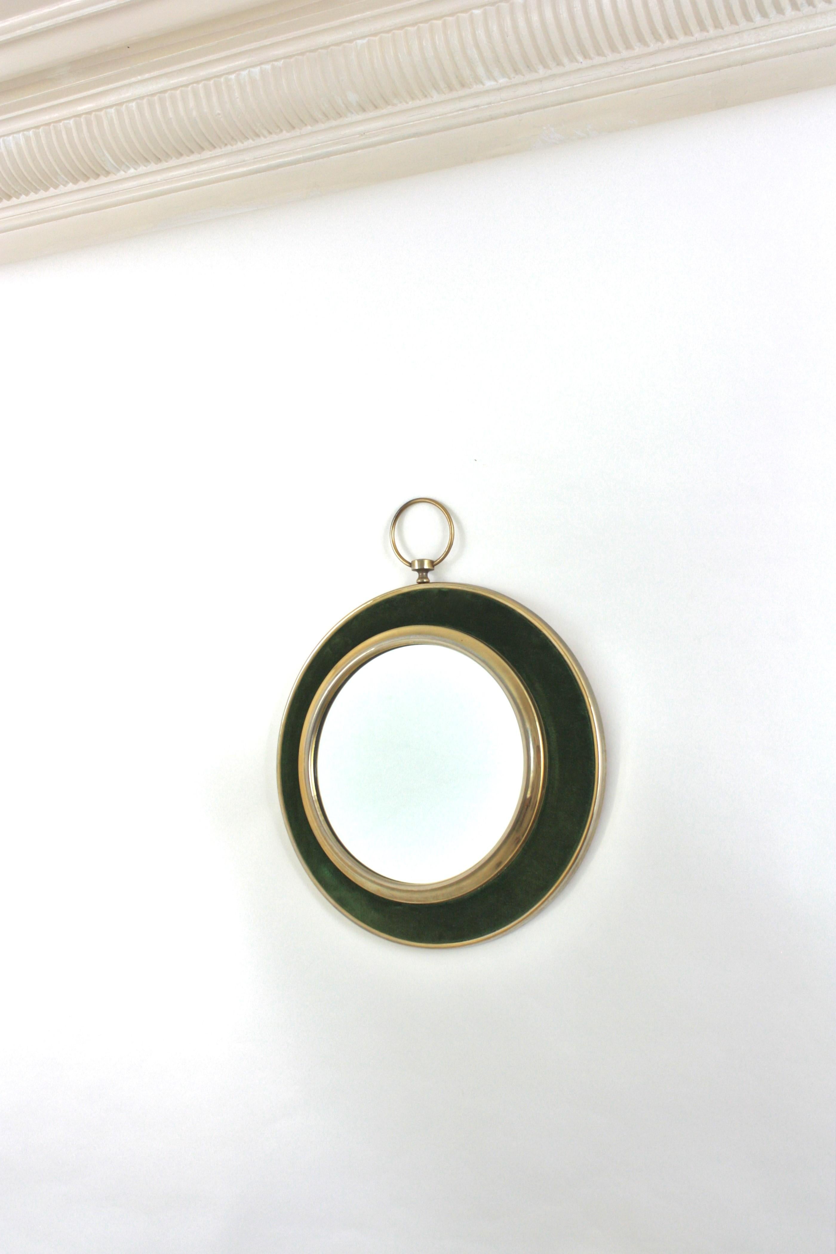 Specchio per orologio da tasca in velluto verde e ottone, stile Piero Fornasetti in vendita 2