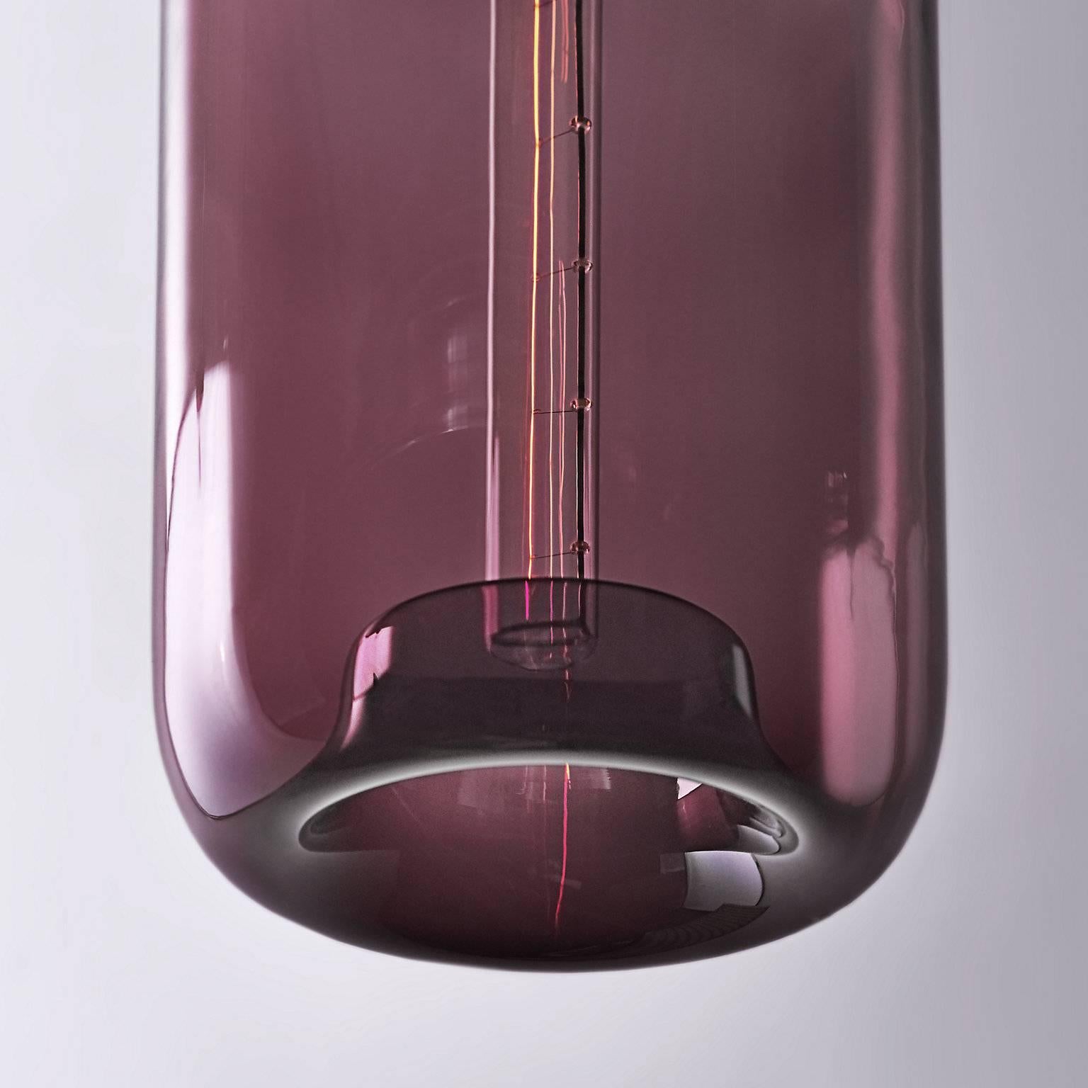 Lampe à suspension moderne en verre soufflé à la main Pod Amber, fabriquée aux États-Unis en vente 2