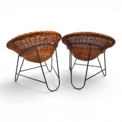 Pod Chairs – Pair of Rattan/Wicker Lounge Chairs on Metal Frame, 1970