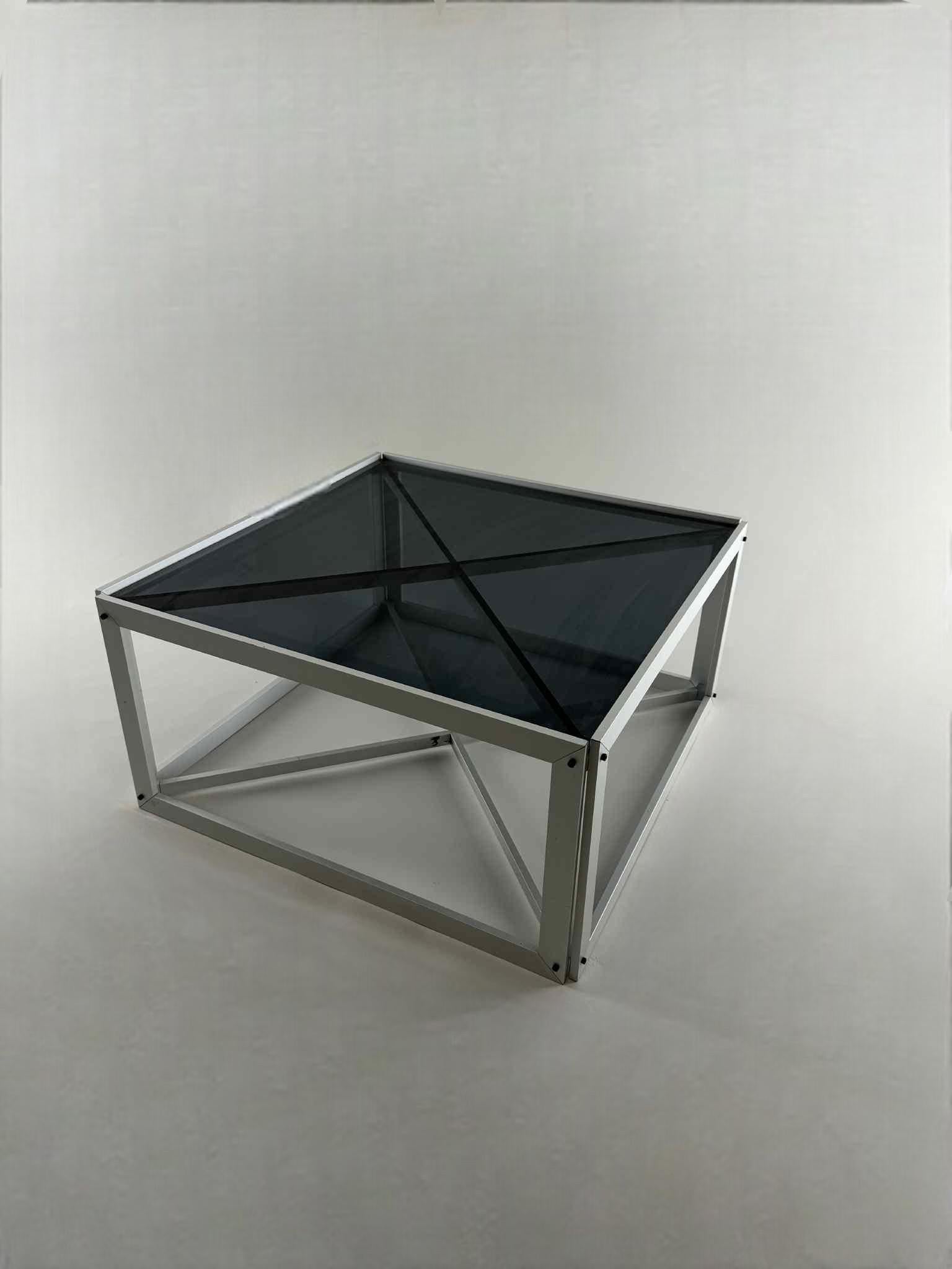 Danois Podium/Table pour le Musée d'Art de Holstebro - Designé par Poul & Hanne Kjærholm en vente