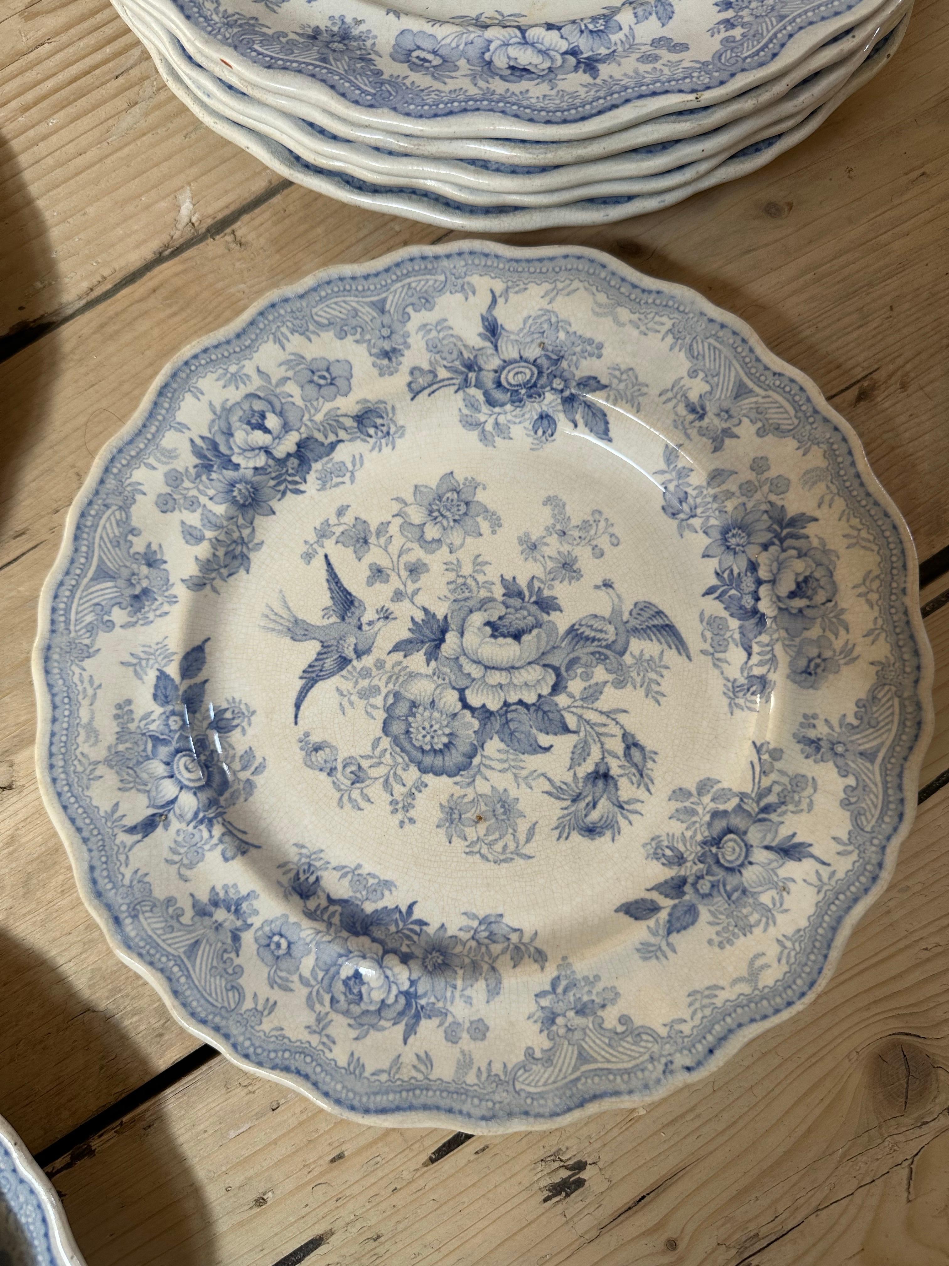 Victorian 17-Piece Podmore, Walker & Co. Asiatic Pheasants Dinner Service, Circa 1840 For Sale