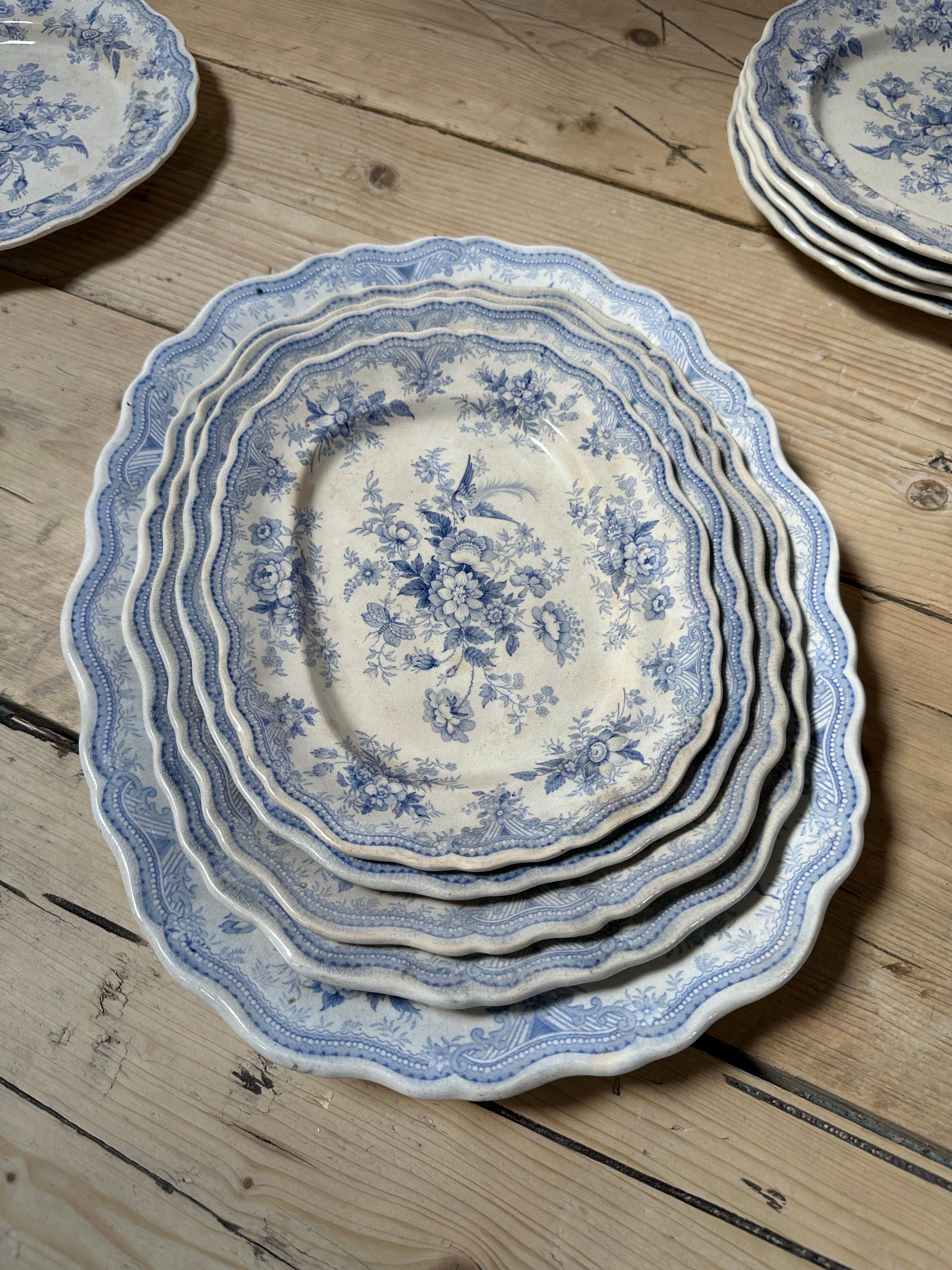 English 17-Piece Podmore, Walker & Co. Asiatic Pheasants Dinner Service, Circa 1840 For Sale