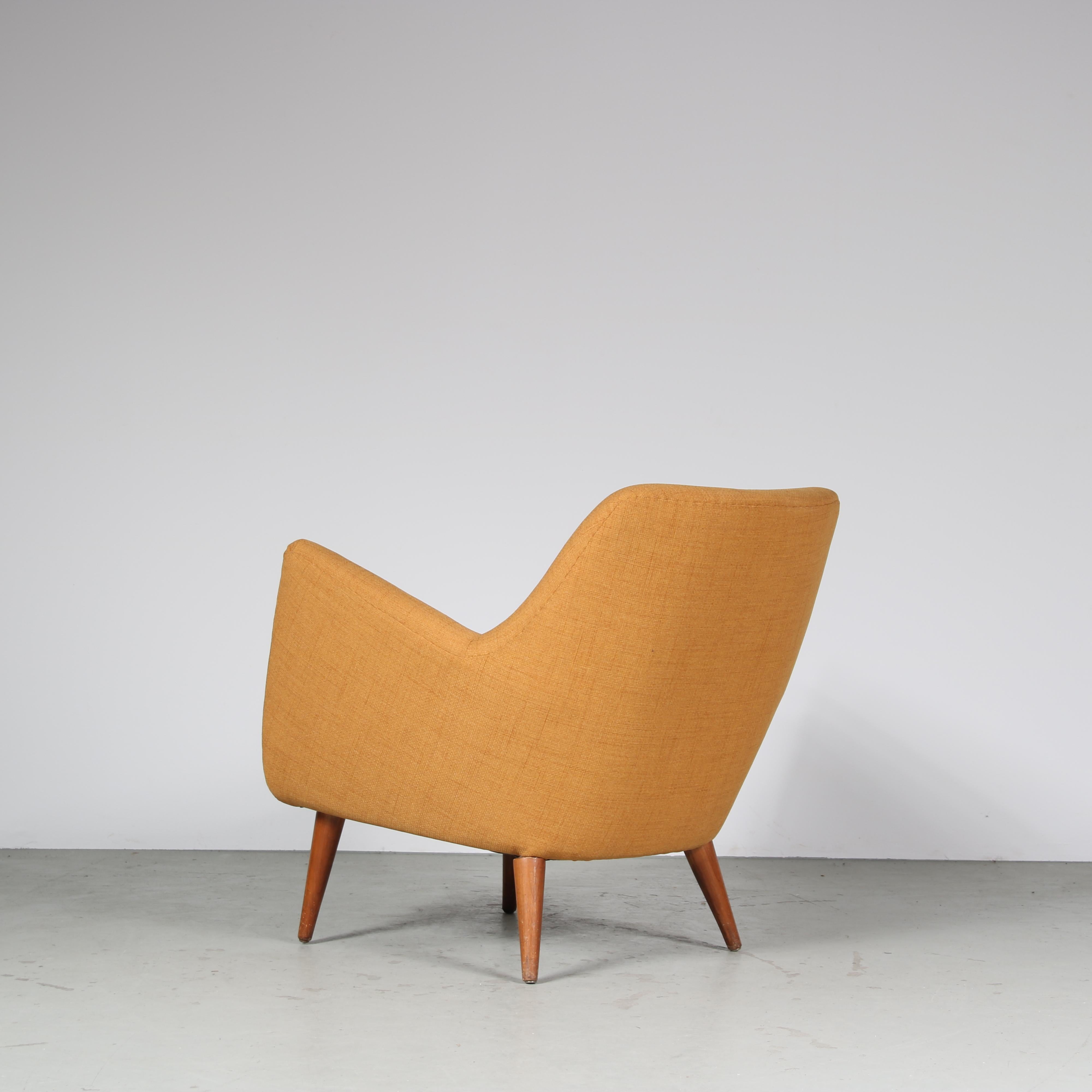 Mid-20th Century “Poet” Chair by Finn Juhl for Niels Vodder in Denmark, 1950 For Sale