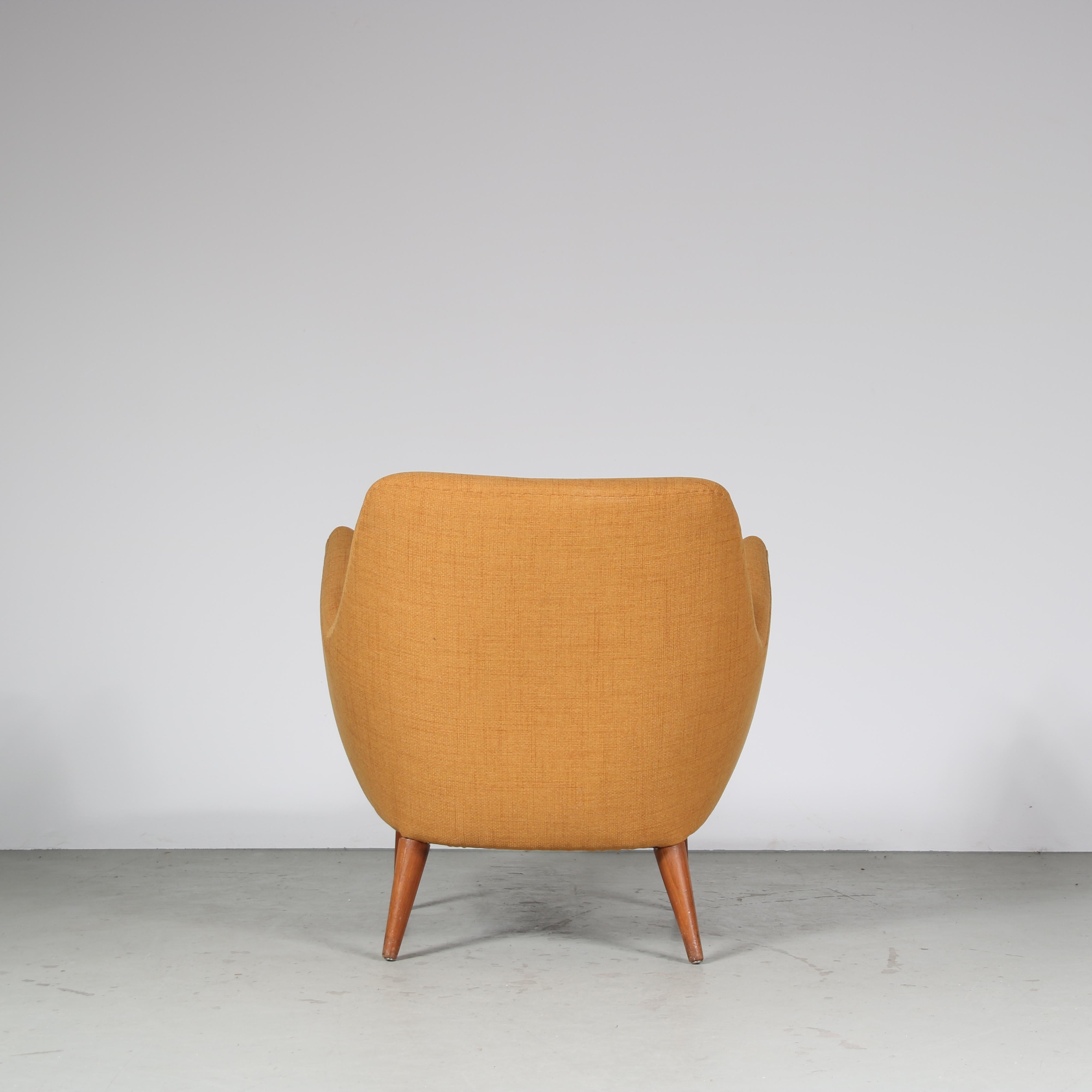 Fabric “Poet” Chair by Finn Juhl for Niels Vodder in Denmark, 1950 For Sale