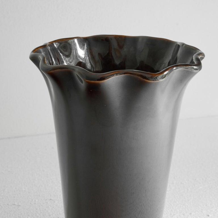 Vaso in ceramica smaltata Poët-Laval 'Ondulé' 1960s In condizioni buone in vendita a Meer, VAN