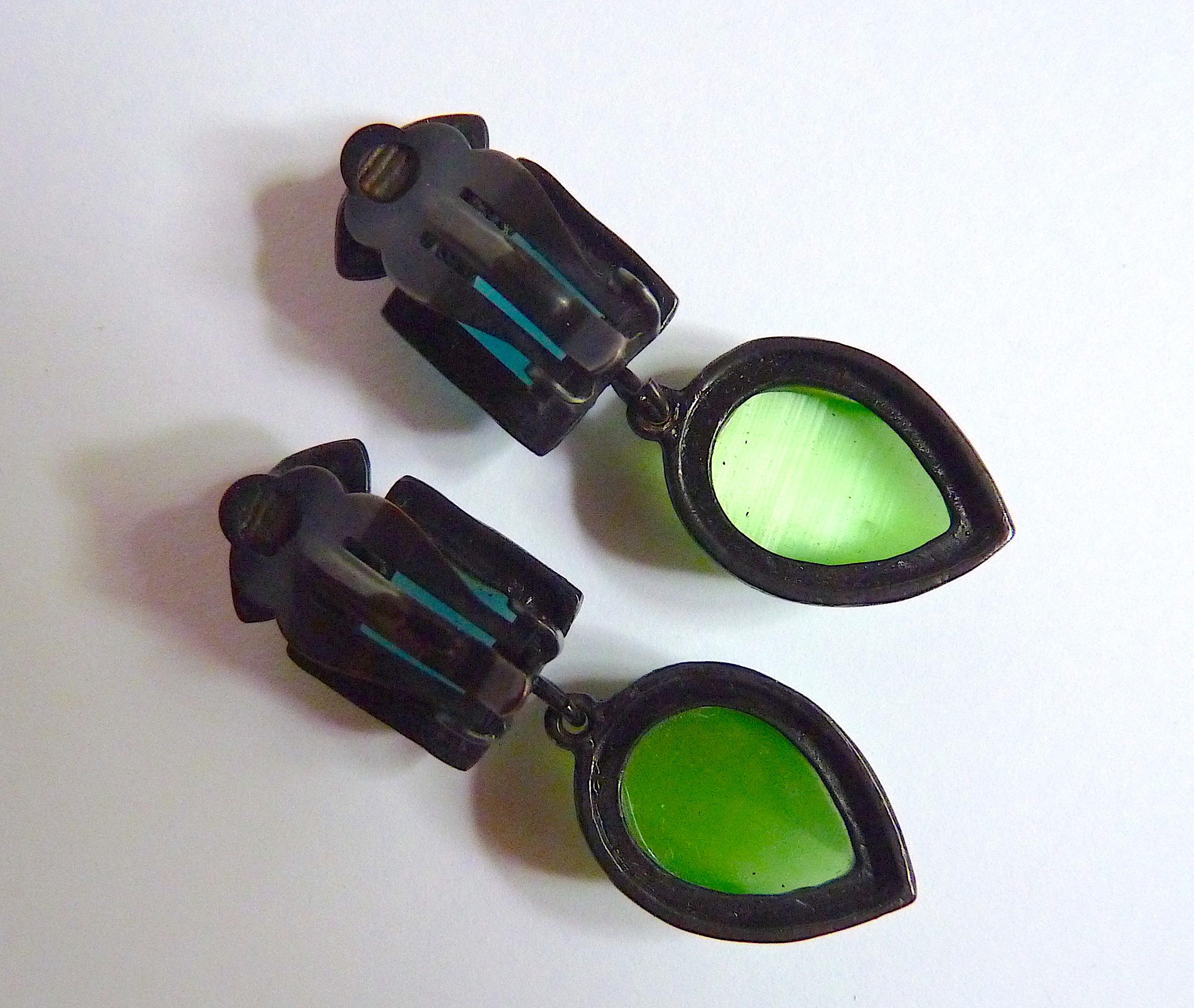 POGGI PARIS Dangle Clip On Earrings from the 1980s In Excellent Condition In CHAMPEAUX-SUR-SARTHE, FR