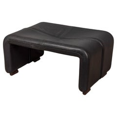 Poggiapiedi anni 70 pelle nera mod. Coronado design Afra & Tobia Scarpa