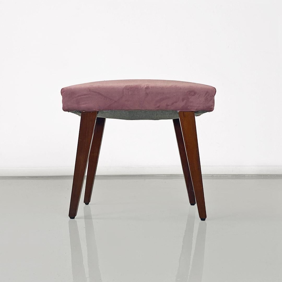 Italian modern antique footstool or pouf, wood and pink velvet, ca. 1960.
Footstool or pouf with four wooden legs and upholstered seat newly covered with soft pink velvet fabric.
1960 ca.
Good condition, few marks on wood.
Measurements in cm