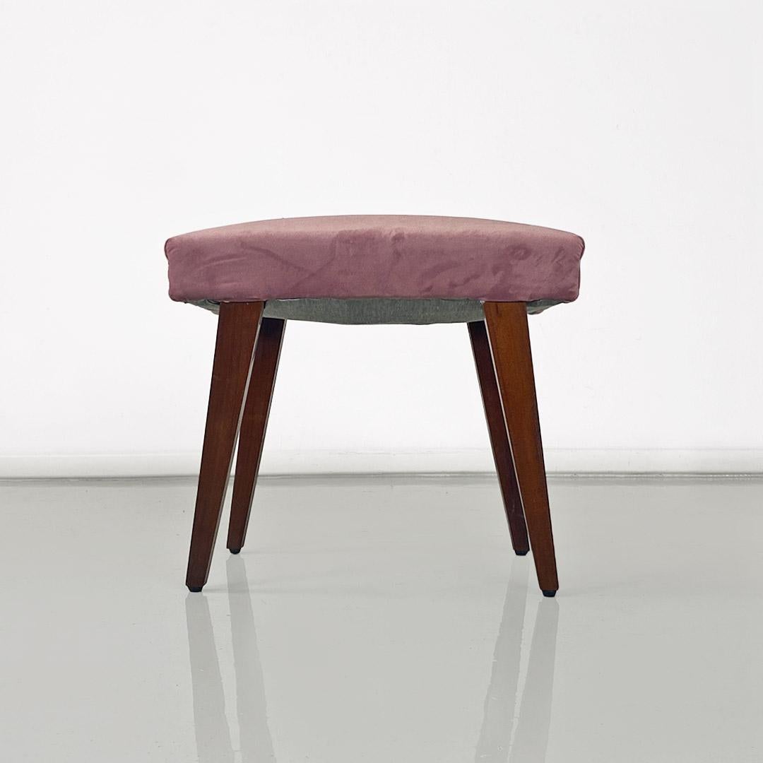 Italian mid-century modern wooden and pink velvet footstool or pouf, 1960s.
Modern Italian footstool or pouf, in wood and pink velvet, approx. 1960.
Footstool or pouf with four wooden legs and seat padded and newly upholstered with soft pink velvet