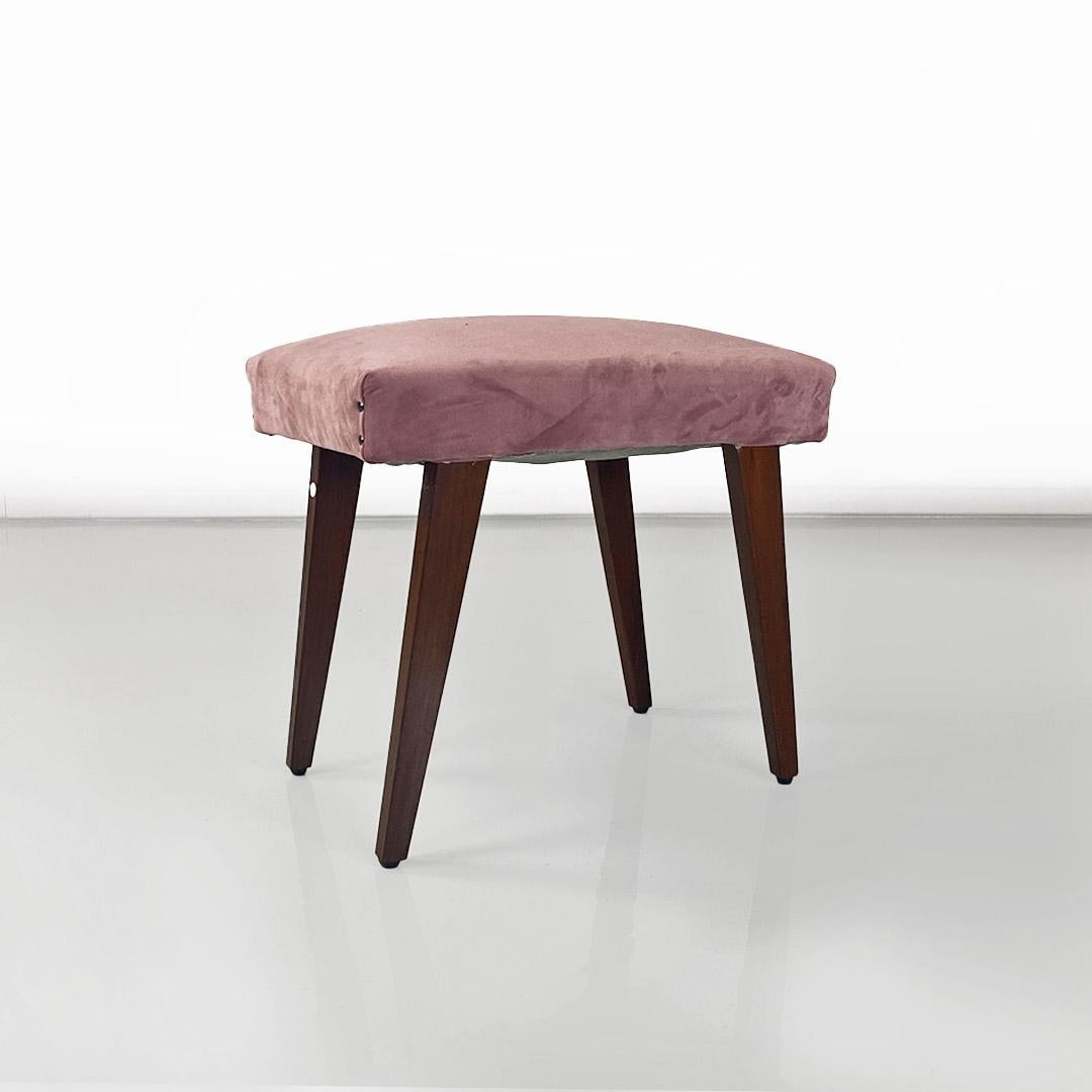 Italienischer moderner antiker Hocker oder Pouf, Holz und rosa Samt, um 1960. im Zustand „Gut“ im Angebot in MIlano, IT