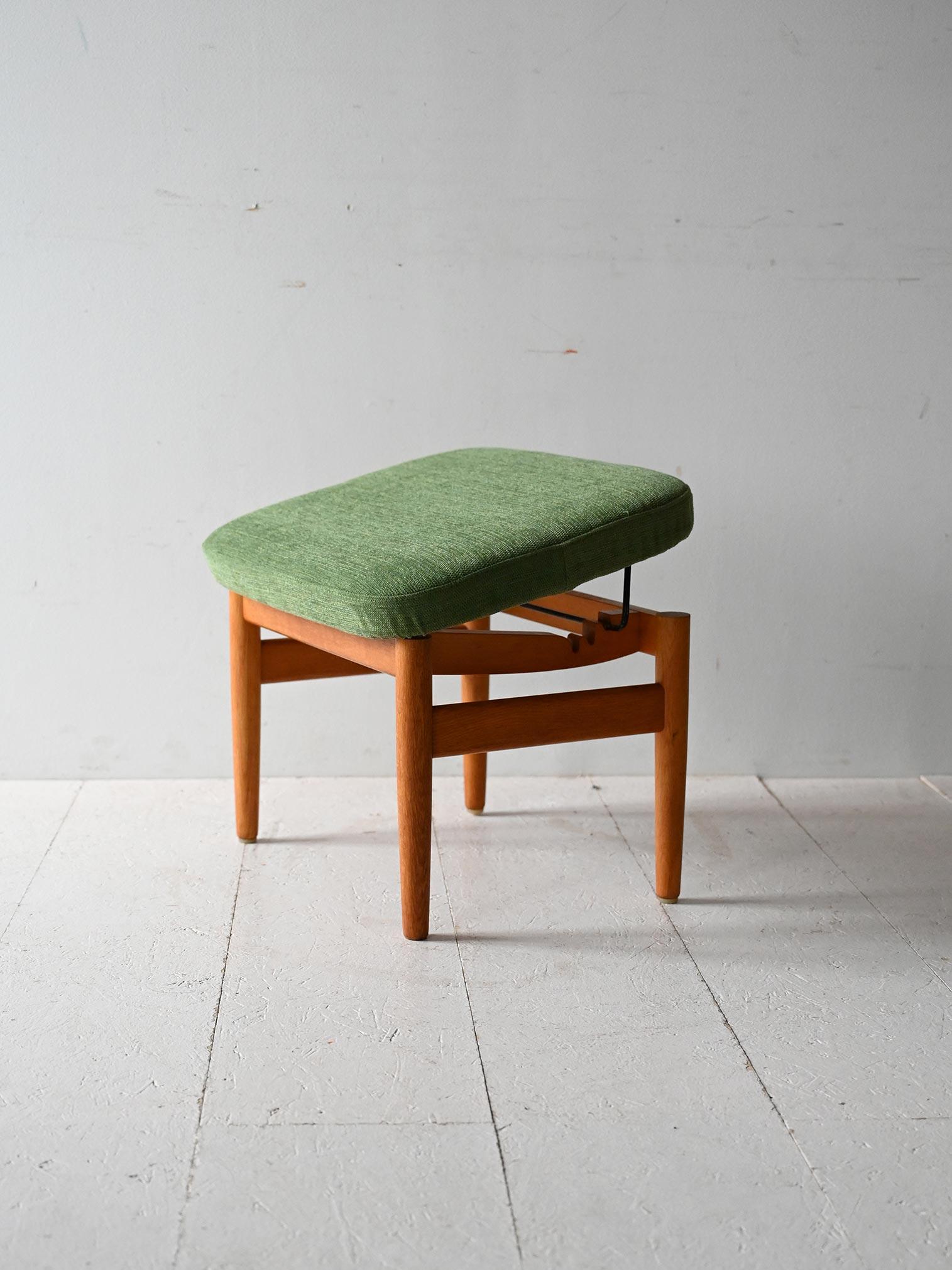 Scandinavian vintage adjustable footstool with green cushion In Good Condition For Sale In Brescia, IT