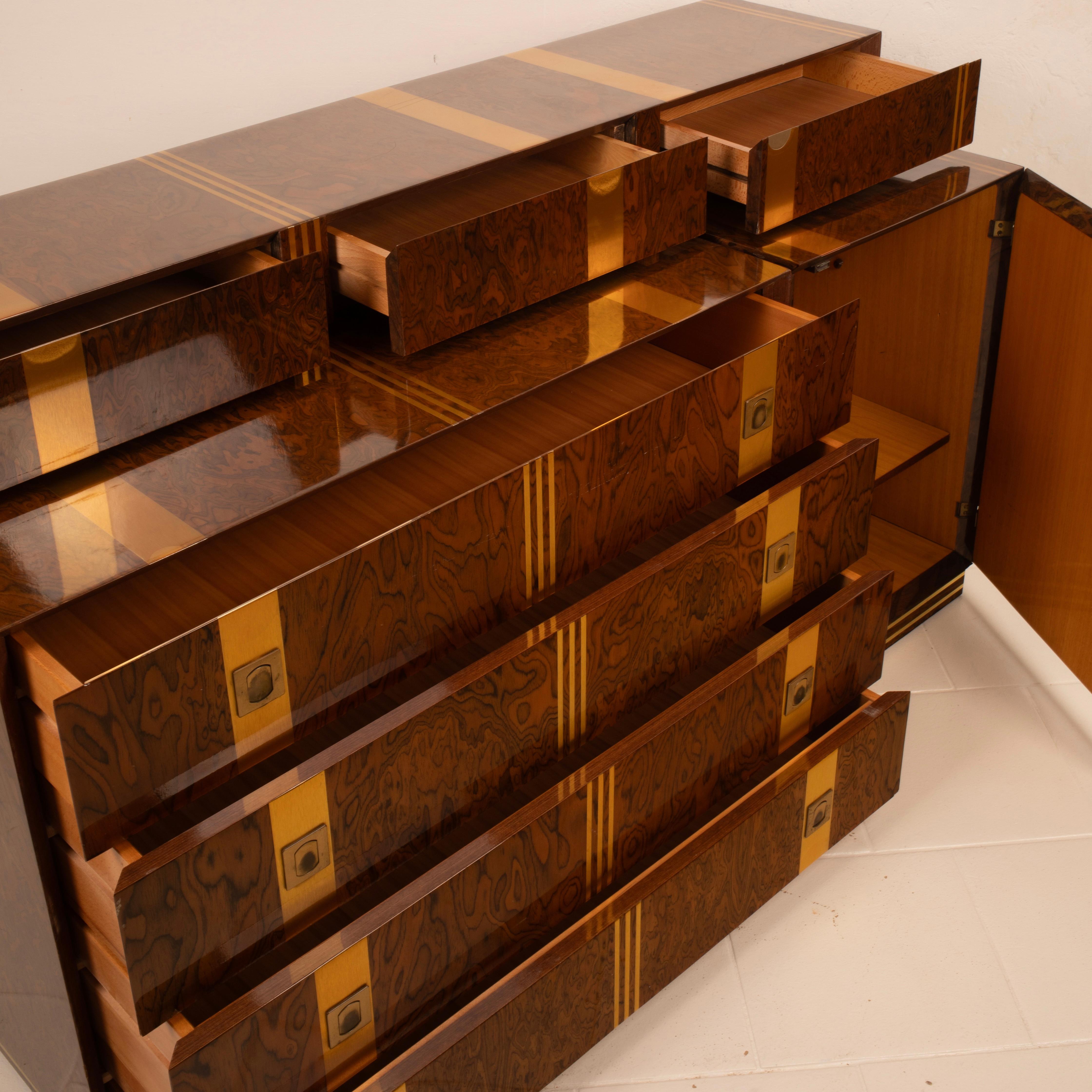 Poggioli Chest of Drawers in Burl Wood and Brass, 1970s in vendita 7