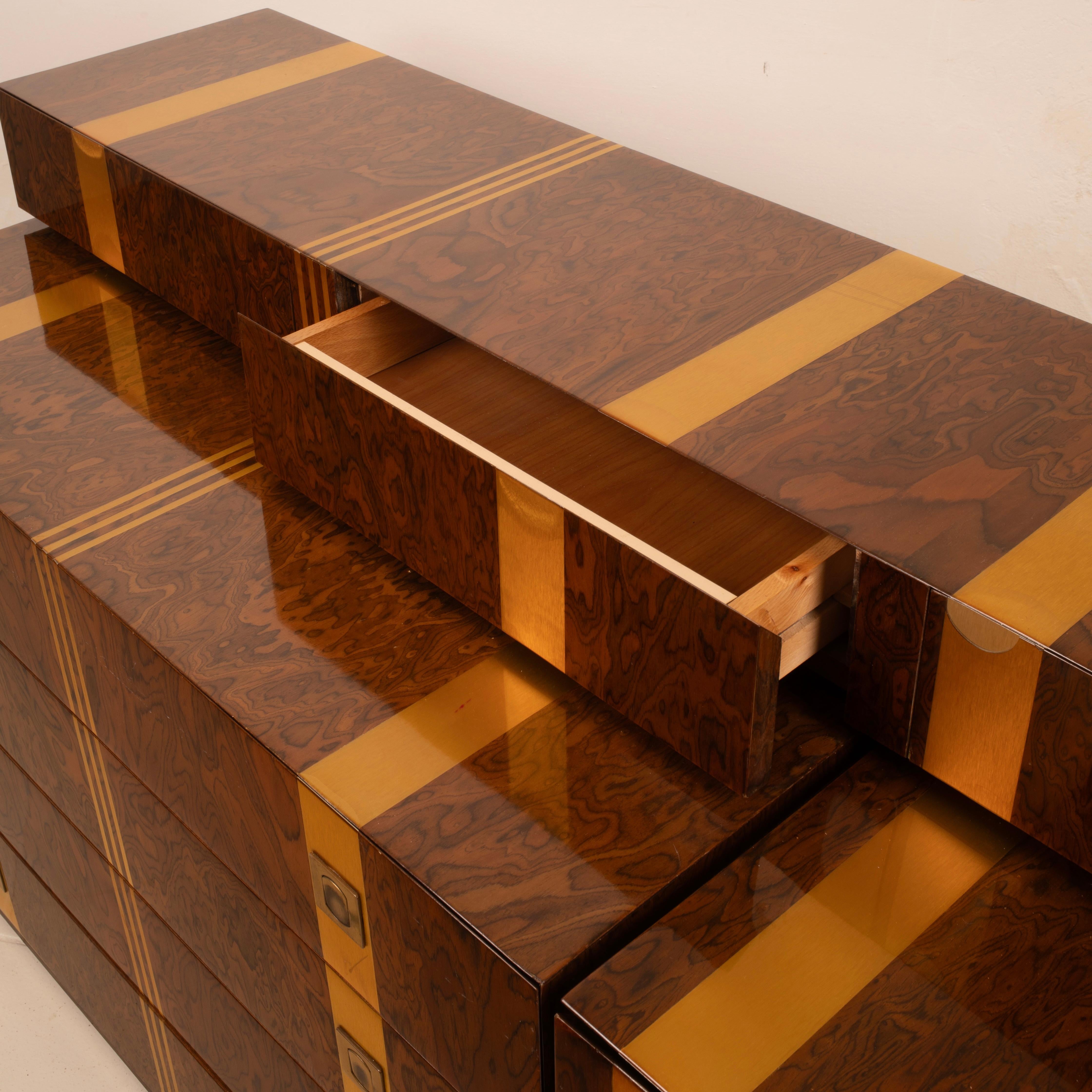 Poggioli Chest of Drawers in Burl Wood and Brass, 1970s in vendita 14