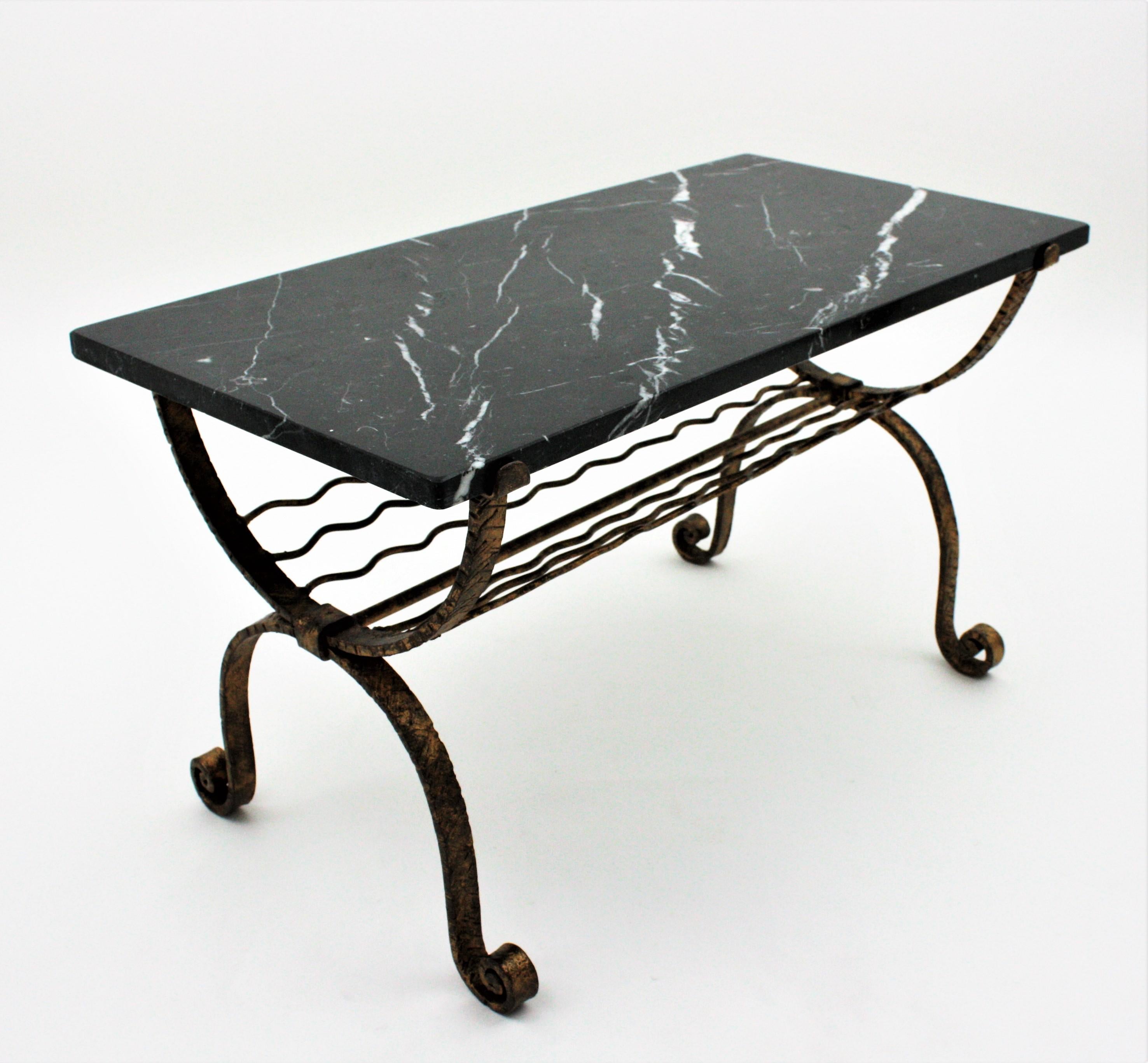 Poillerat Style French Gilt Iron and Marble Table with Magazine Stand, 1940s For Sale 2