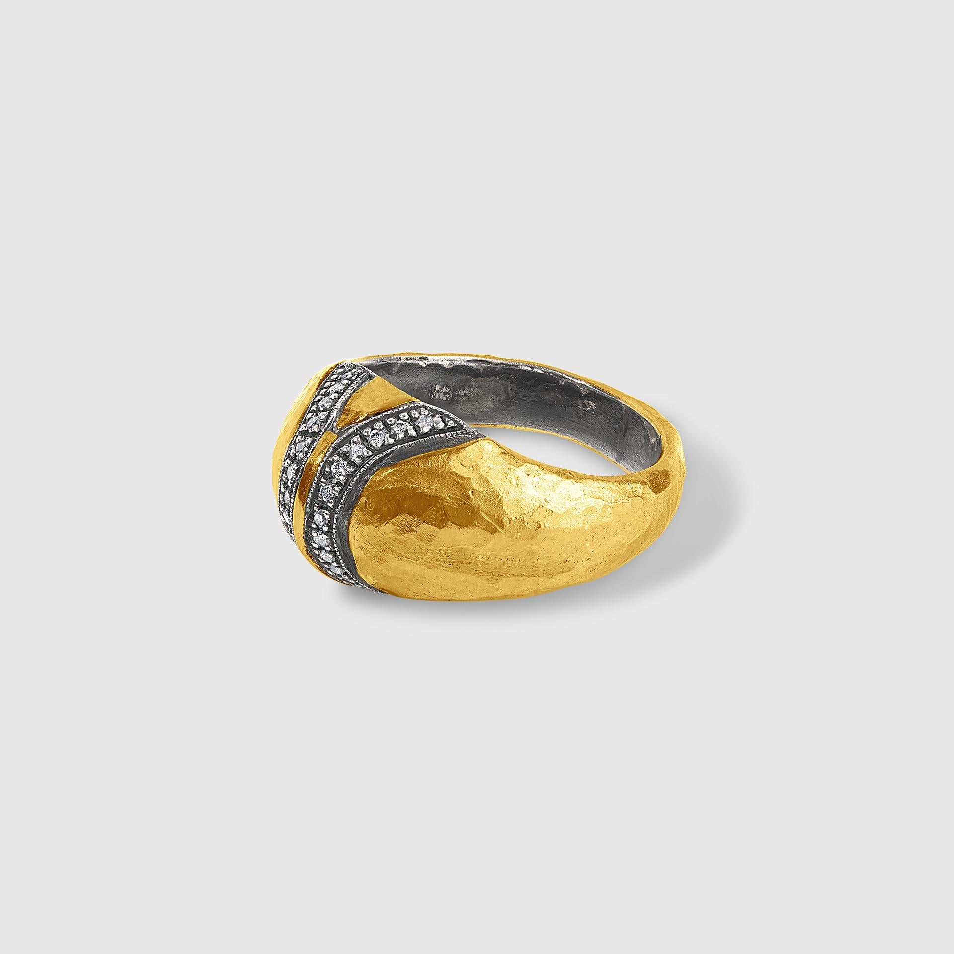Pointed, gewölbter Ring aus 24-karätigem Gold mit 0,11 Karat Diamanten und Silber (Zeitgenössisch) im Angebot