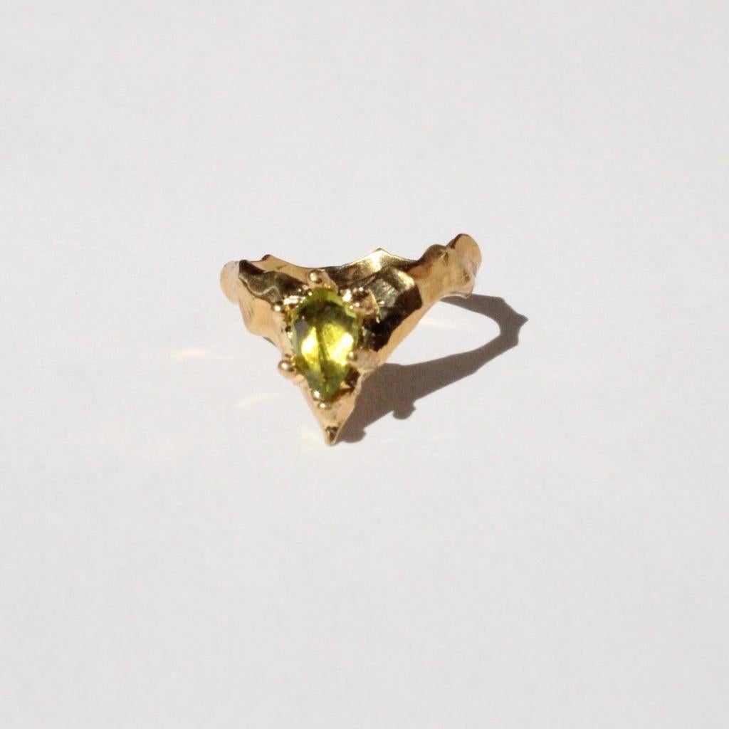 For Sale:  Pointed Hand Carved Peridot Pear Ring in 14 Karat Yellow Gold 2