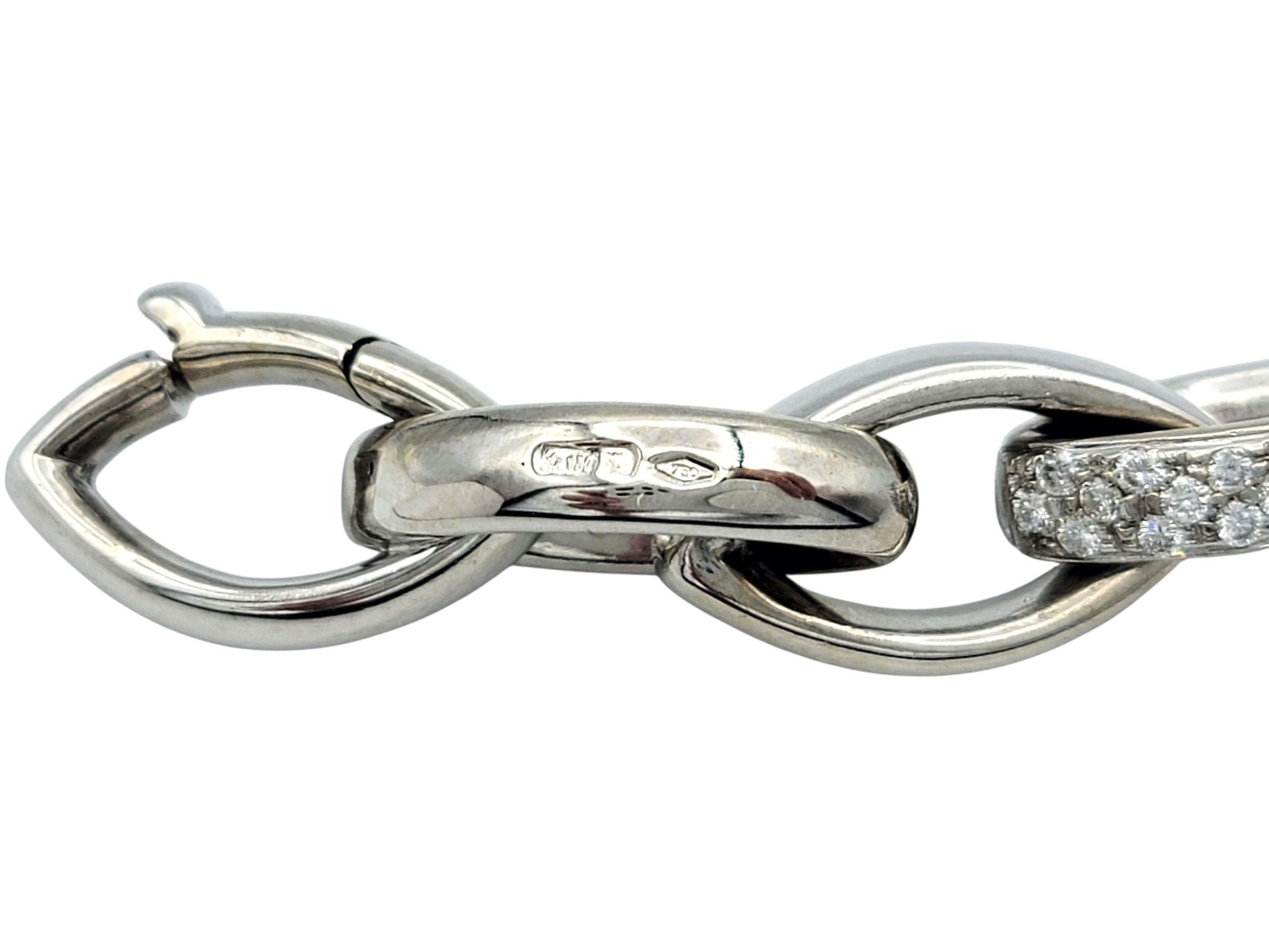 Pulsera de eslabones puntiagudos con pavé de diamantes en oro blanco pulido de 18 quilates en venta 1