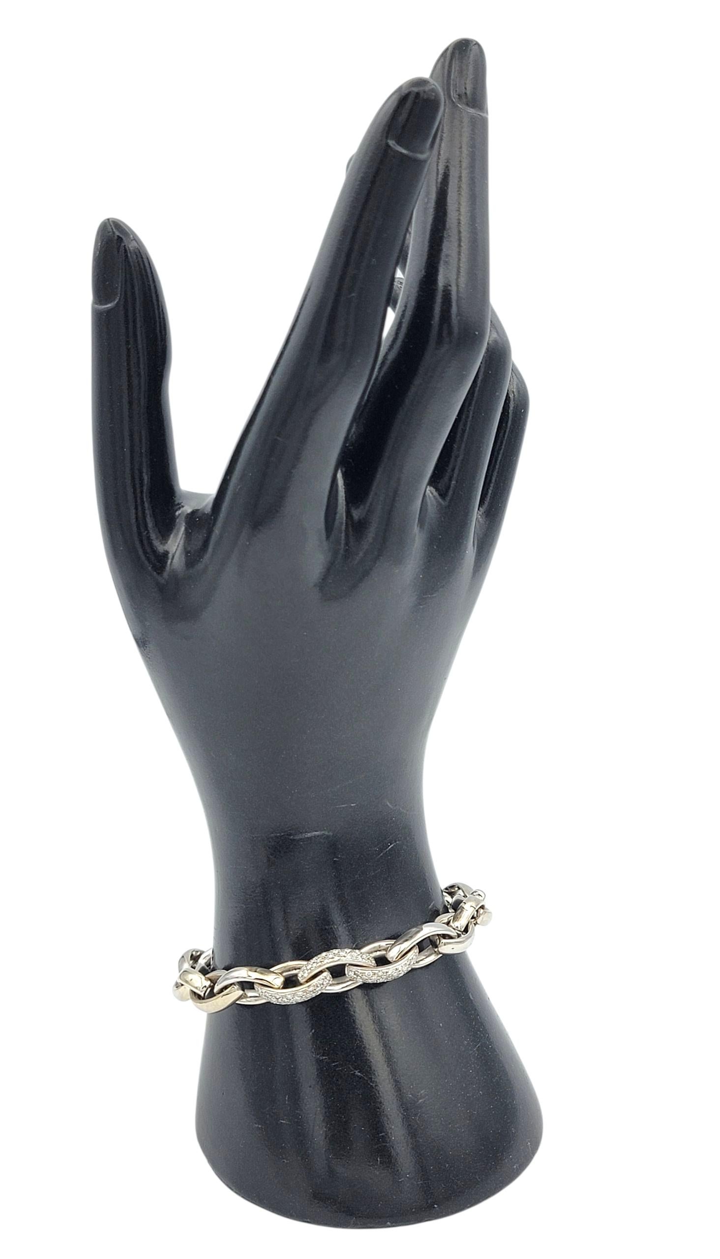 Pulsera de eslabones puntiagudos con pavé de diamantes en oro blanco pulido de 18 quilates en venta 3