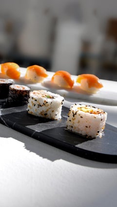 Pointed Surf Sushi Tray in White Carrara Marble