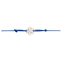 Poiray Bracelet "Cœur Entrelacé" avec Cordon Bleu Entrelacé Or Blanc 18 Karat