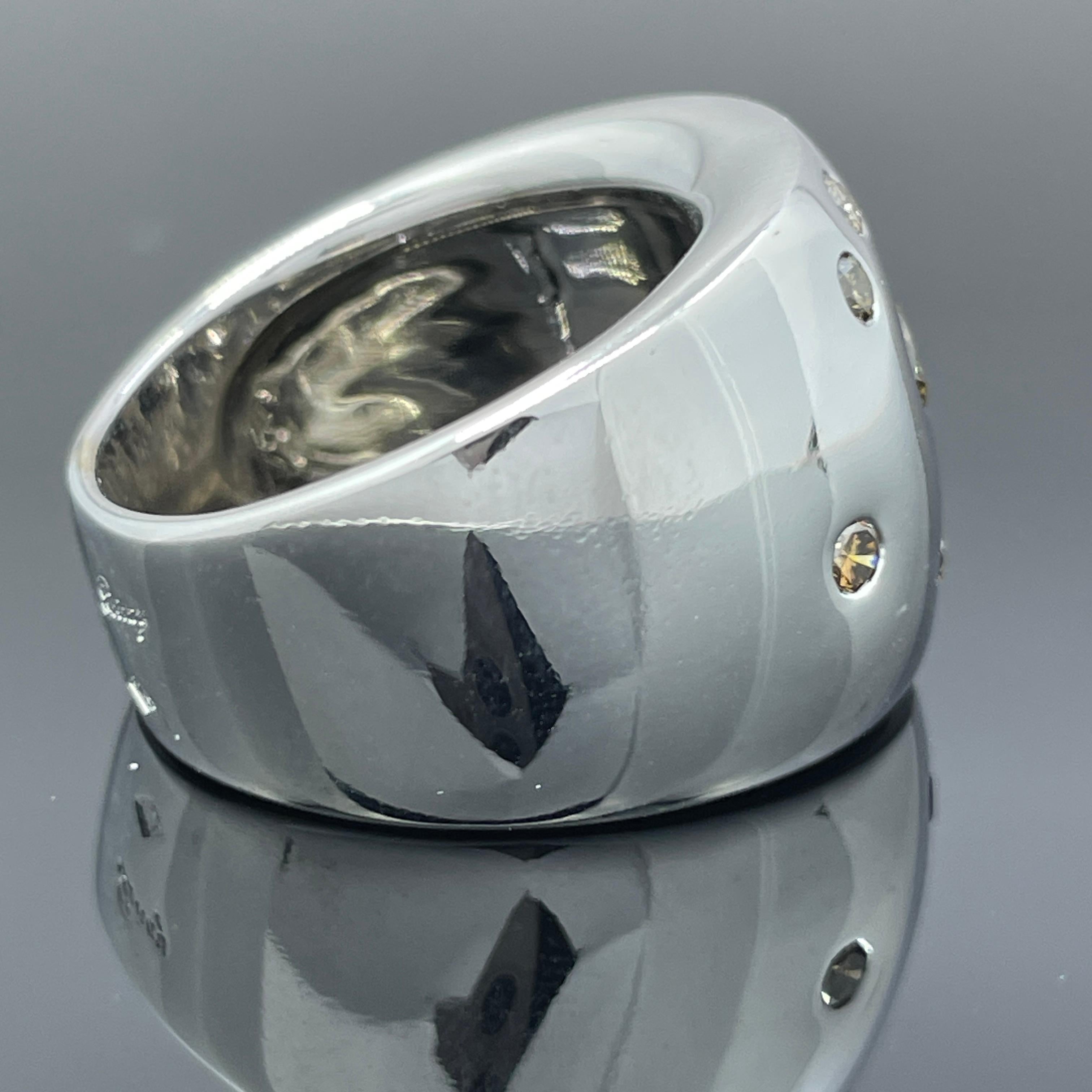 Poiray Diamond Wide Dome Ring 18k White Gold - French Excellent état - En vente à Orlando, FL