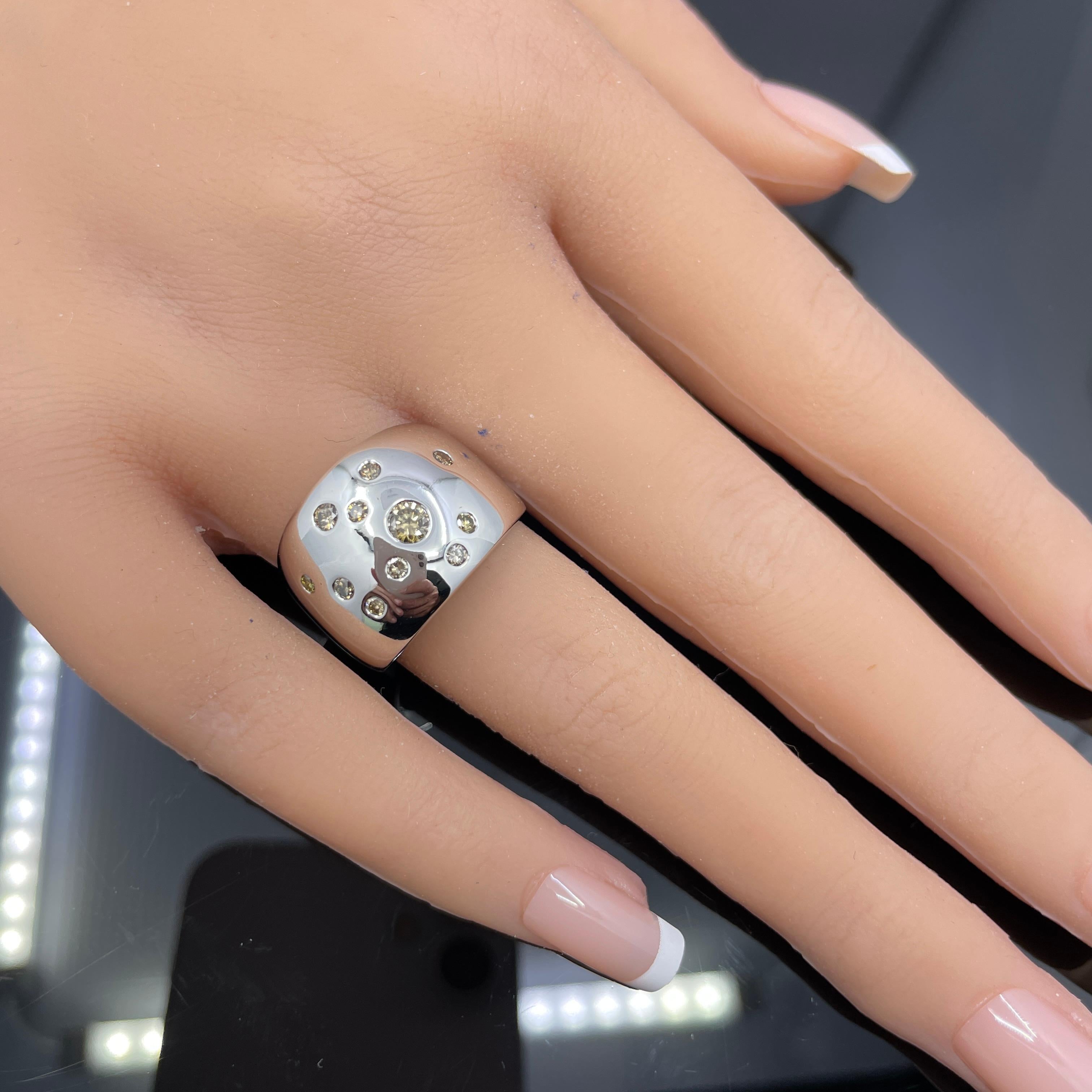 Poiray Diamond Wide Dome Ring 18k White Gold - French en vente 1