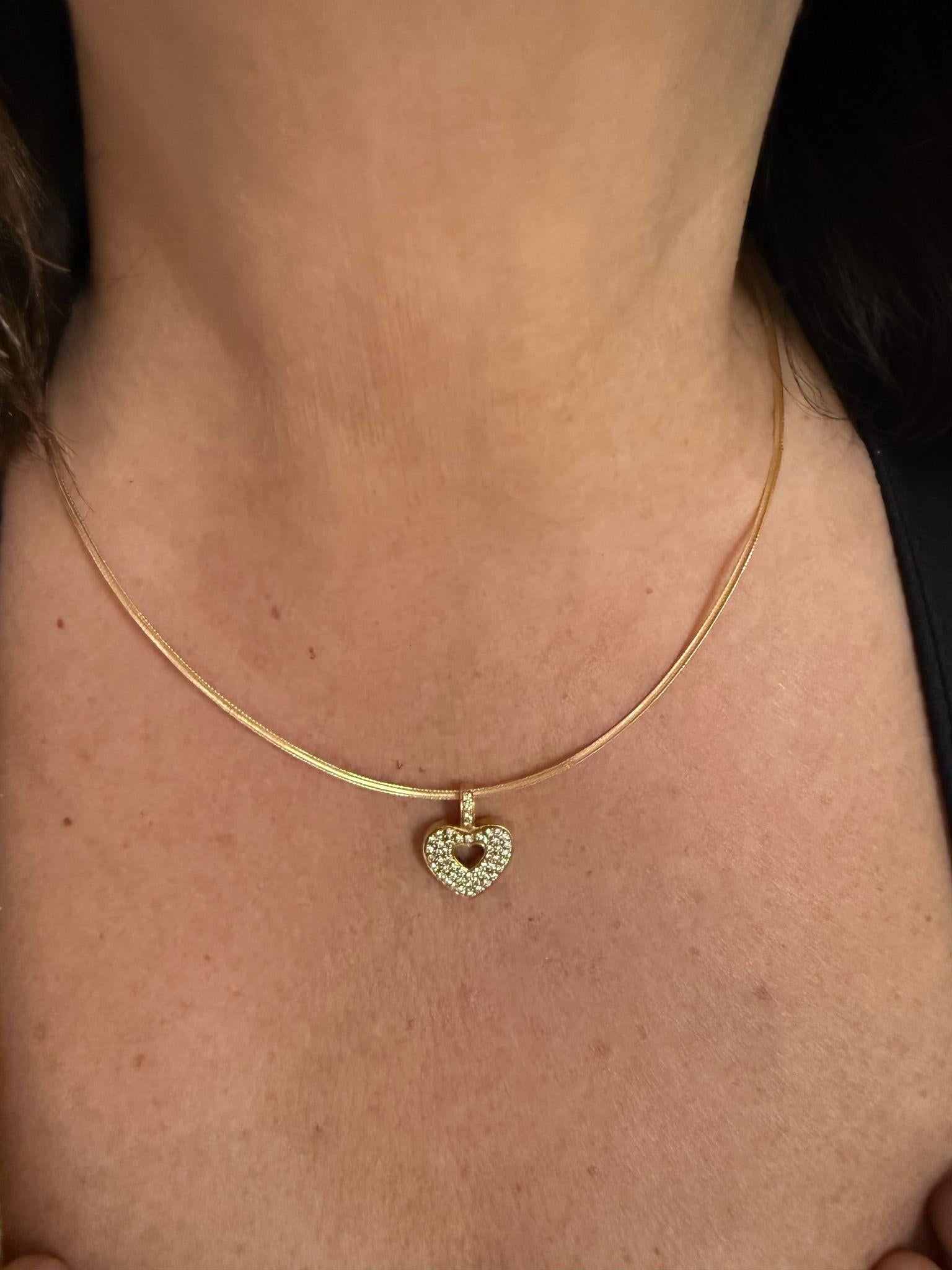 Contemporaneo Ciondolo a forma di cuore Poiray in oro giallo 18 carati con 53 diamanti, Gioielleria Francese in vendita