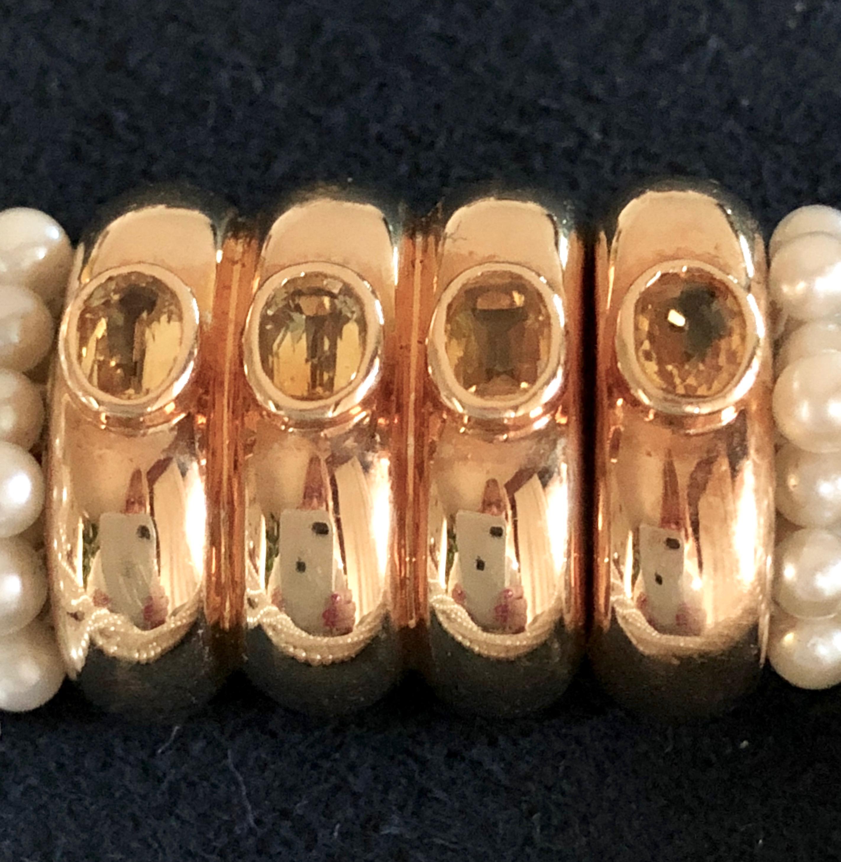Taille ronde Poiray Bracelet en perles Akoya à plusieurs rangs avec fermoir en or en vente
