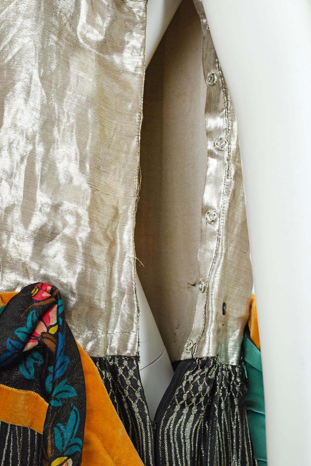 Poiret-Inspired Printed Silk and Gold Lamé Dress w Drop Rouleau Waist – S, 1920s For Sale 7