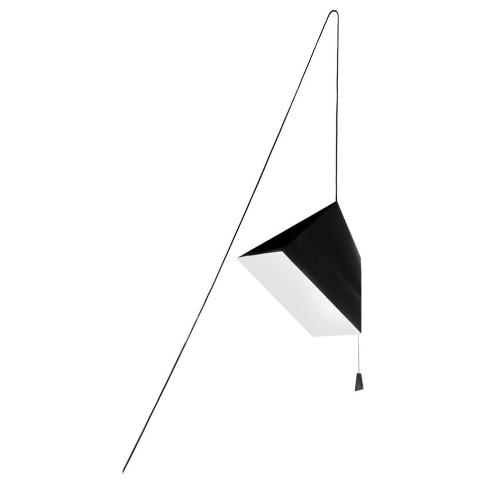 Poise, suspension lumineuse en papier noir et blanc et plomb, L, YMER&MALTA, France