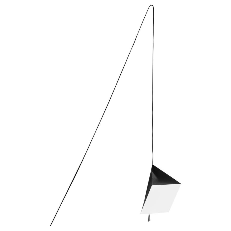 Poise, suspension lumineuse en papier noir et blanc et plomb, S, YMER&MALTA, France