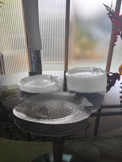 “Poisson” set of 24 dinner plates and a platter by Arcoroc, France 20th century