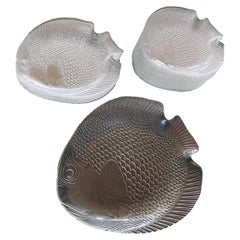 “Poisson” set of 24 dinner plates and a platter by Arcoroc, France 20th century
